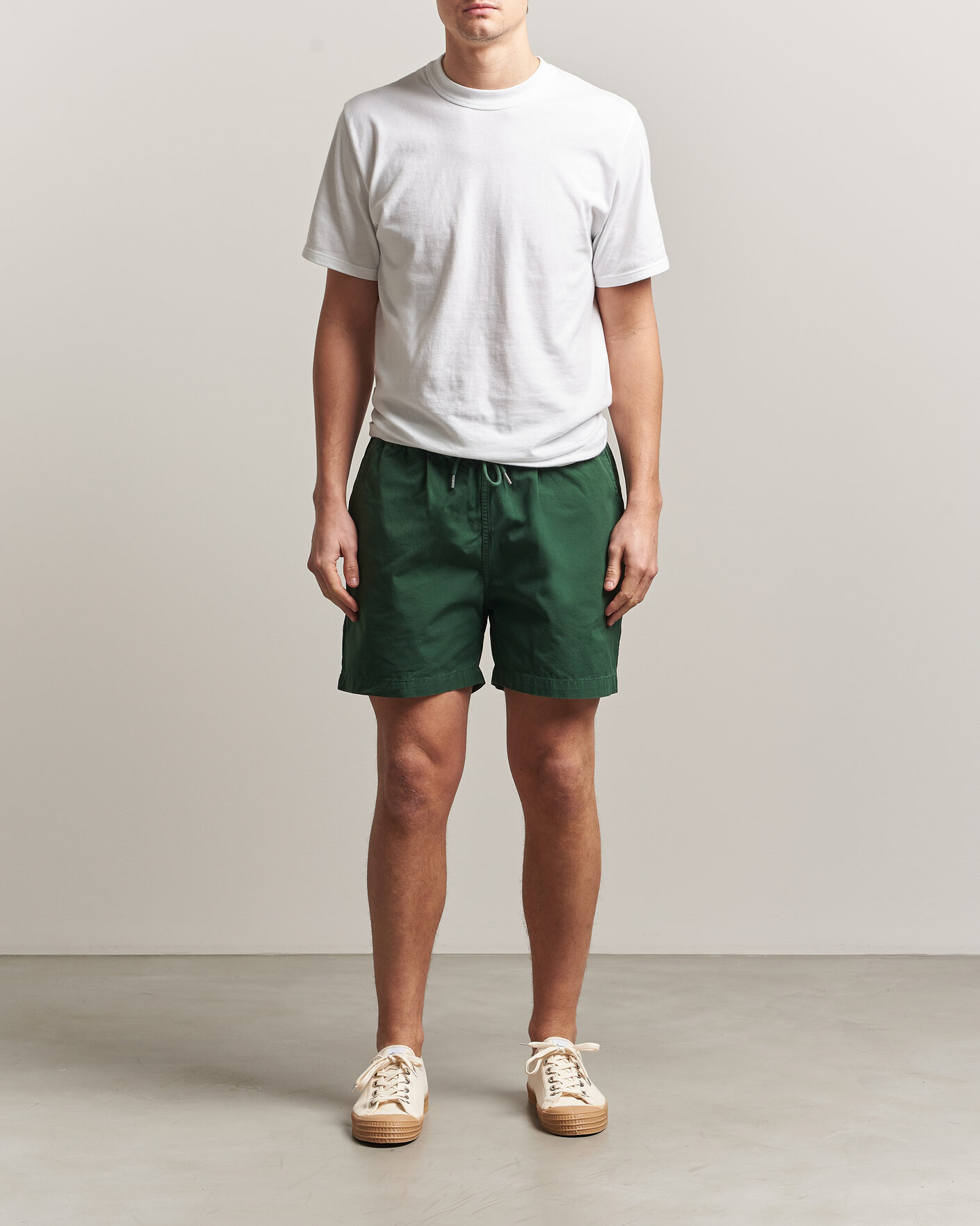 Hombres | Pantalones cortos | Colorful Standard | Classic Organic Twill Drawstring Shorts Emerald Green