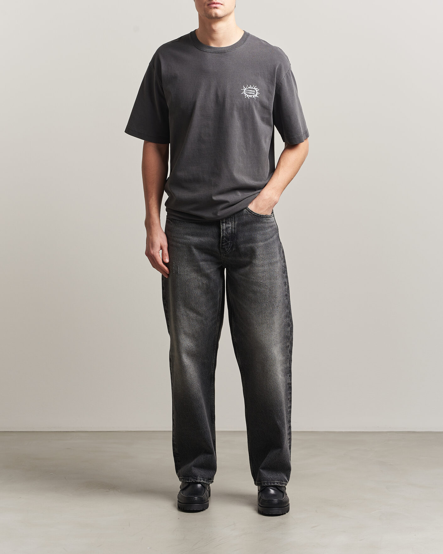 Hombres | Camisetas | Samsøe Samsøe | Gergei Printed Crew Neck T-Shirt Washed Black