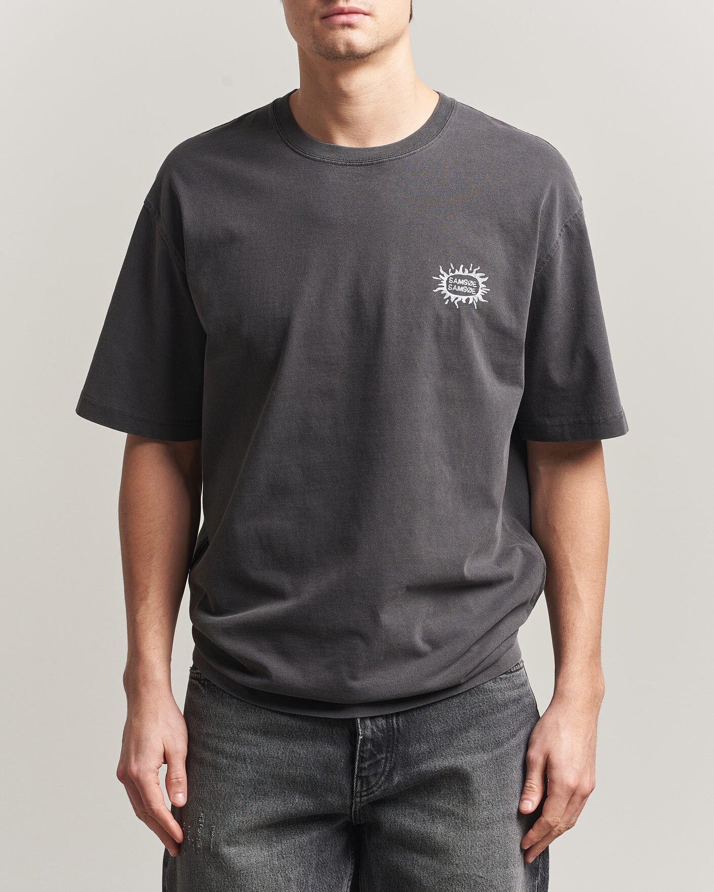Hombres | Camisetas | Samsøe Samsøe | Gergei Printed Crew Neck T-Shirt Washed Black