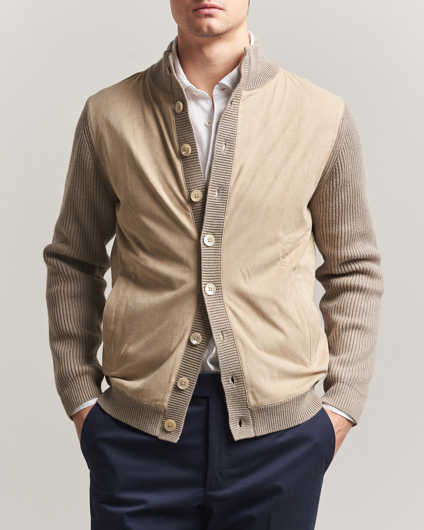 Hombres | Jerséis y prendas de punto | Stenströms | Knitted Hybrid Buttoned Alcantara Cardigan Taupe