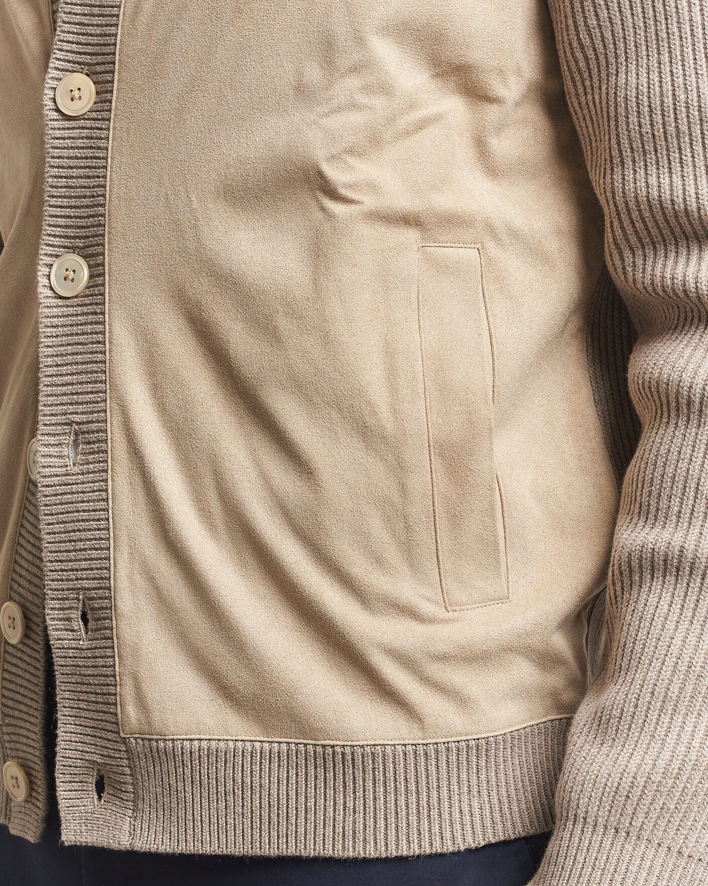 Hombres | Jerséis y prendas de punto | Stenströms | Knitted Hybrid Buttoned Alcantara Cardigan Taupe