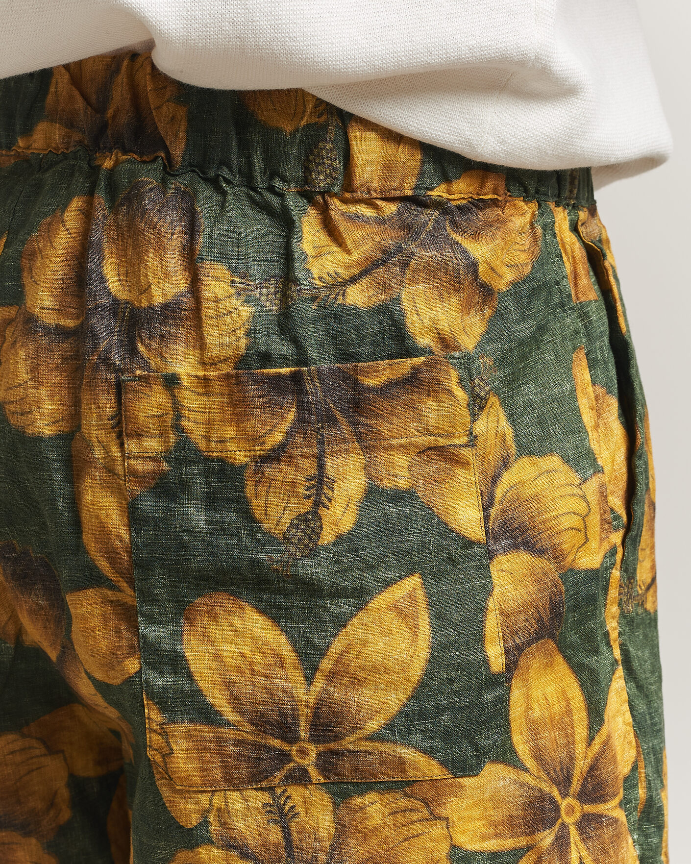 Hombres | Pantalones cortos | Stenströms | Flower Printed Linen Shorts Green