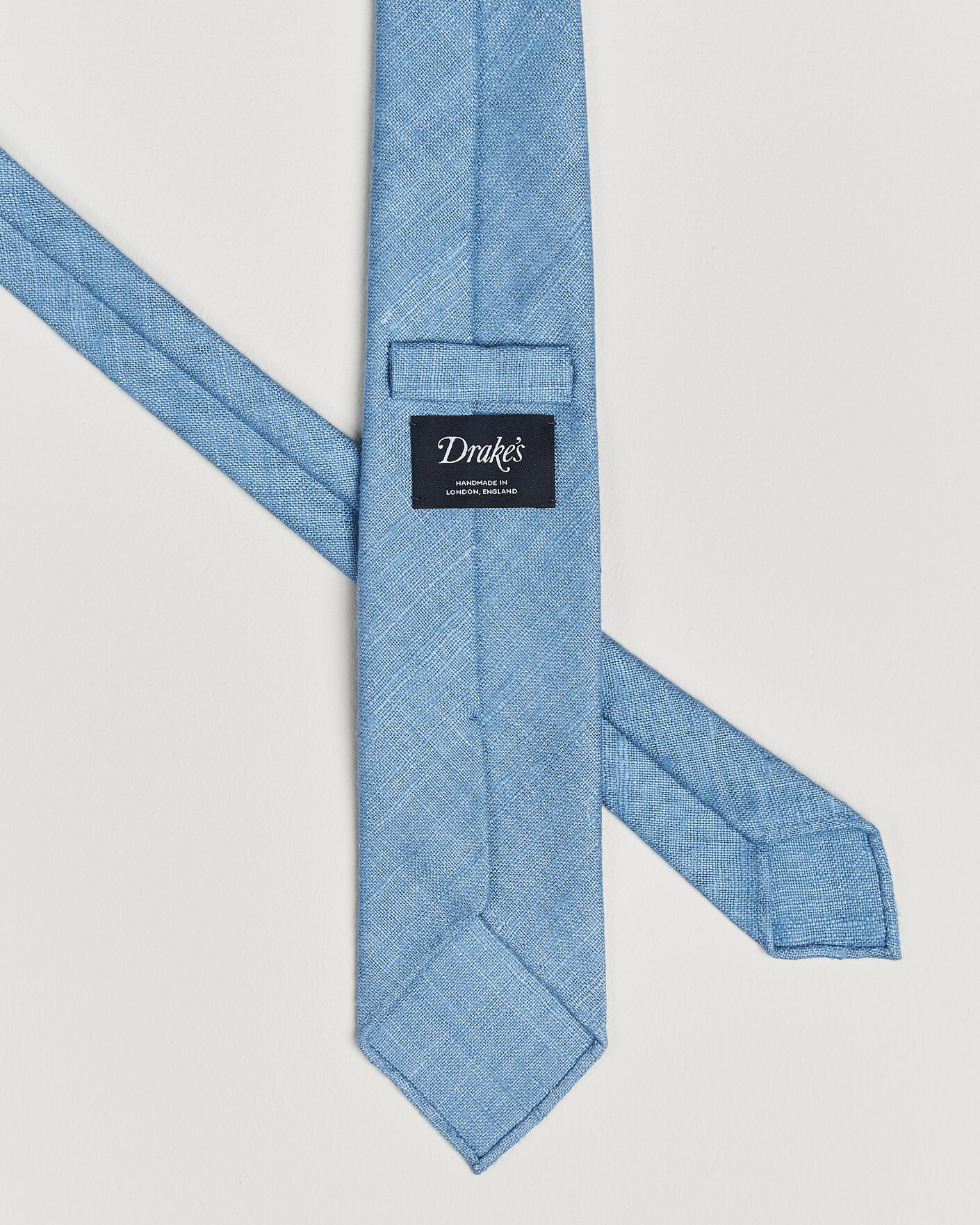 Hombres | Corbatas | Drake's | Silk Tussah Handrolled Tie Sky Blue