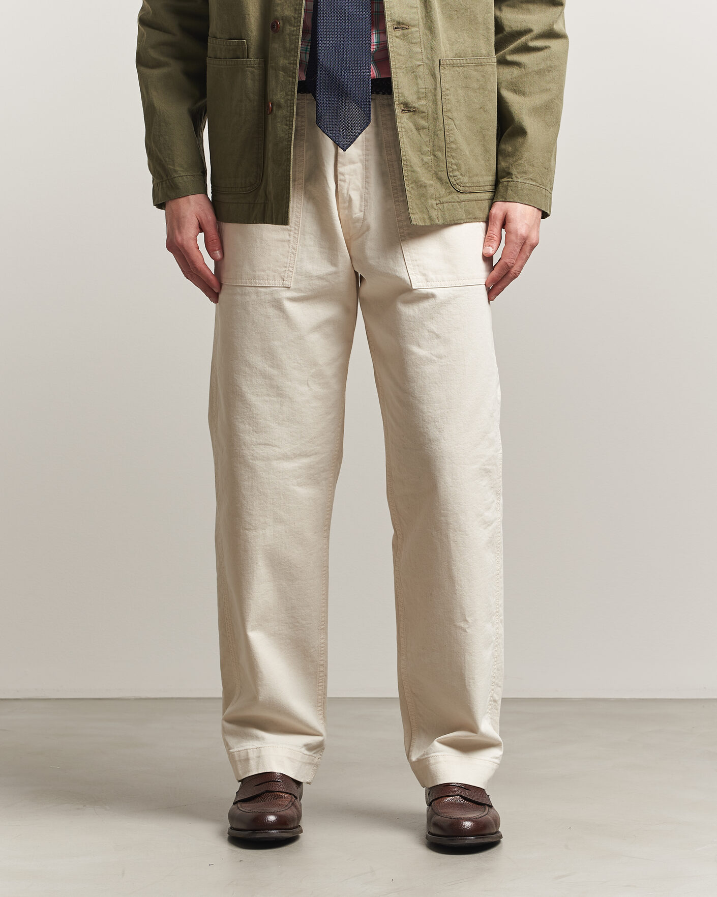 Hombres | Pantalones | Drake's | Twill Fatigue Trousers Ecru