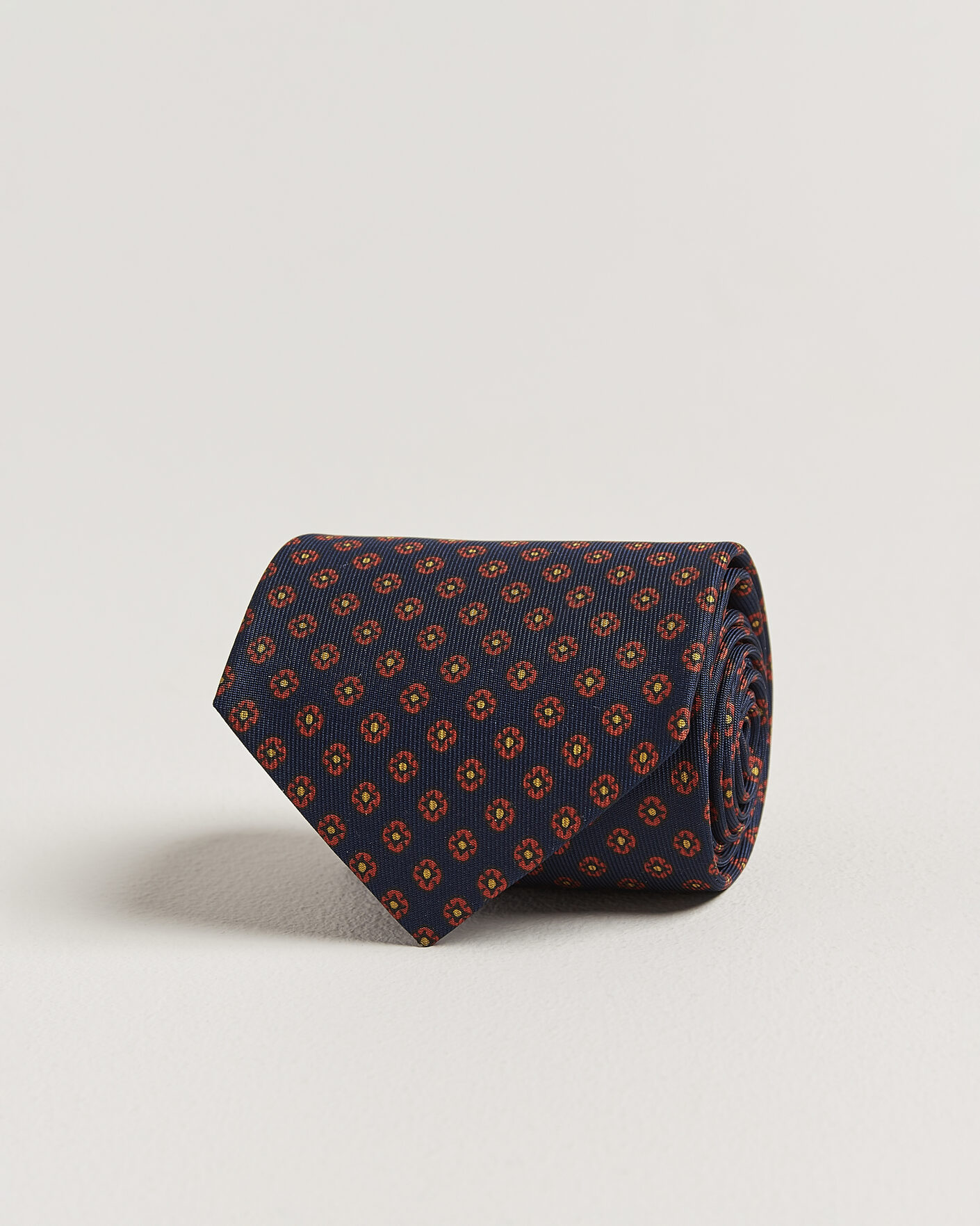 Hombres | Drake's Square Flowers Pattern Silk Tie Navy | Drake's | Square Flowers Pattern Silk Tie Navy