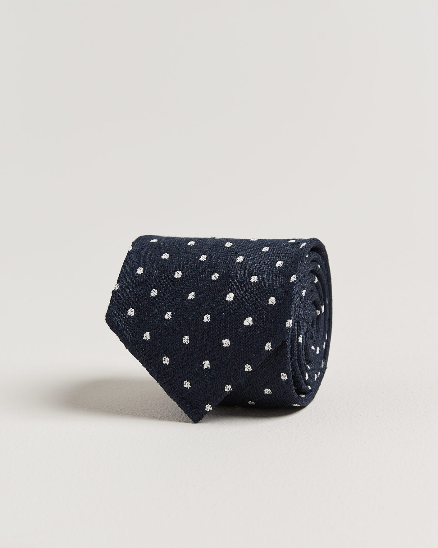 Hombres | Drake's Smal Spot Pattern Shantung Silk Tie Navy | Drake's | Smal Spot Pattern Shantung Silk Tie Navy