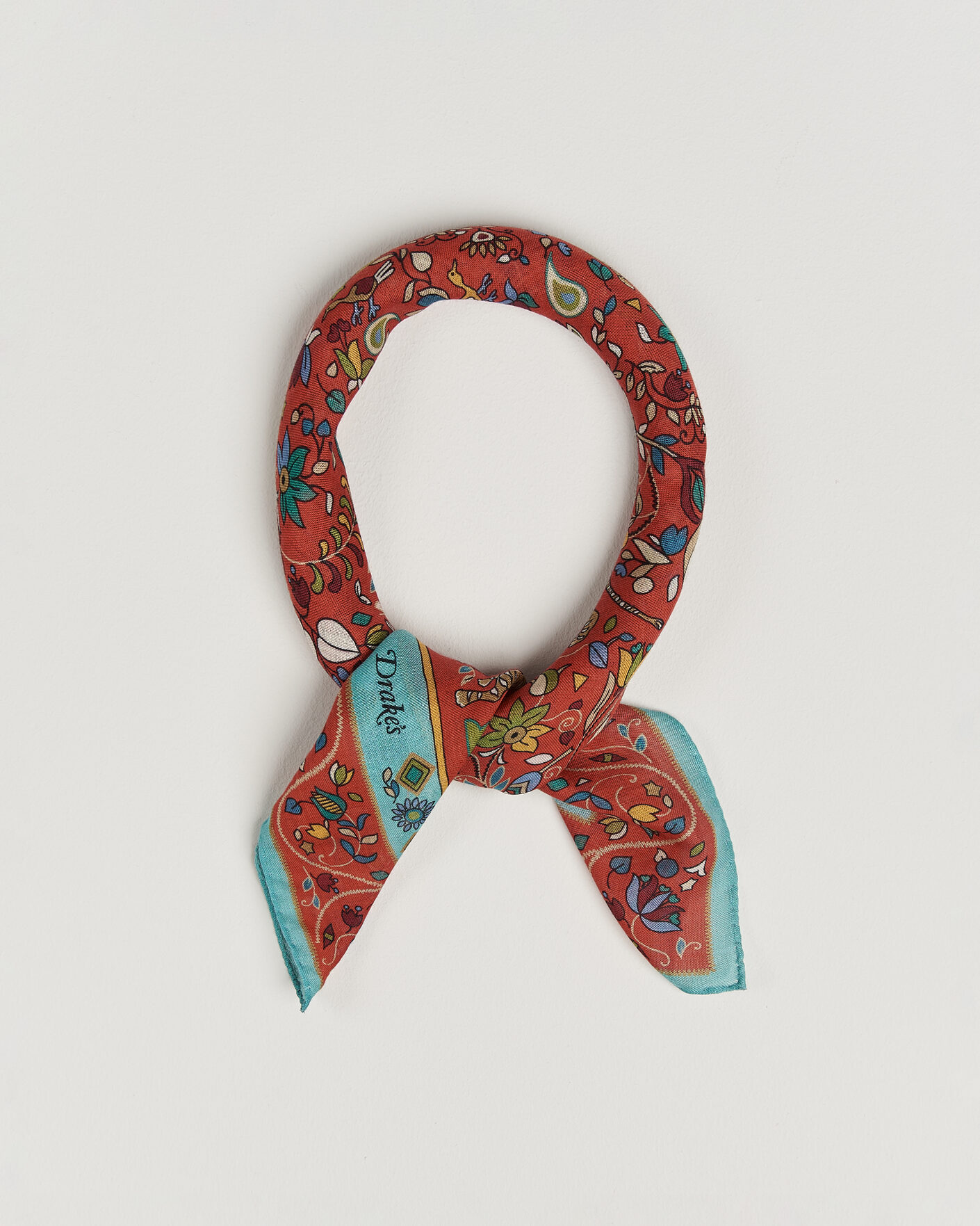Hombres | Drake's Tiger Garden Wool/Silk Bandana Red | Drake's | Tiger Garden Wool/Silk Bandana Red