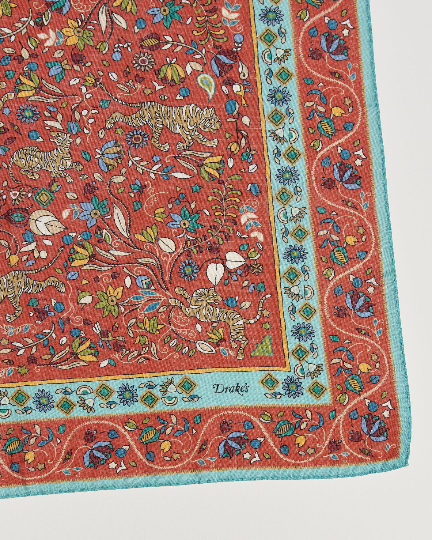 Hombres | Drake's Tiger Garden Wool/Silk Bandana Red | Drake's | Tiger Garden Wool/Silk Bandana Red