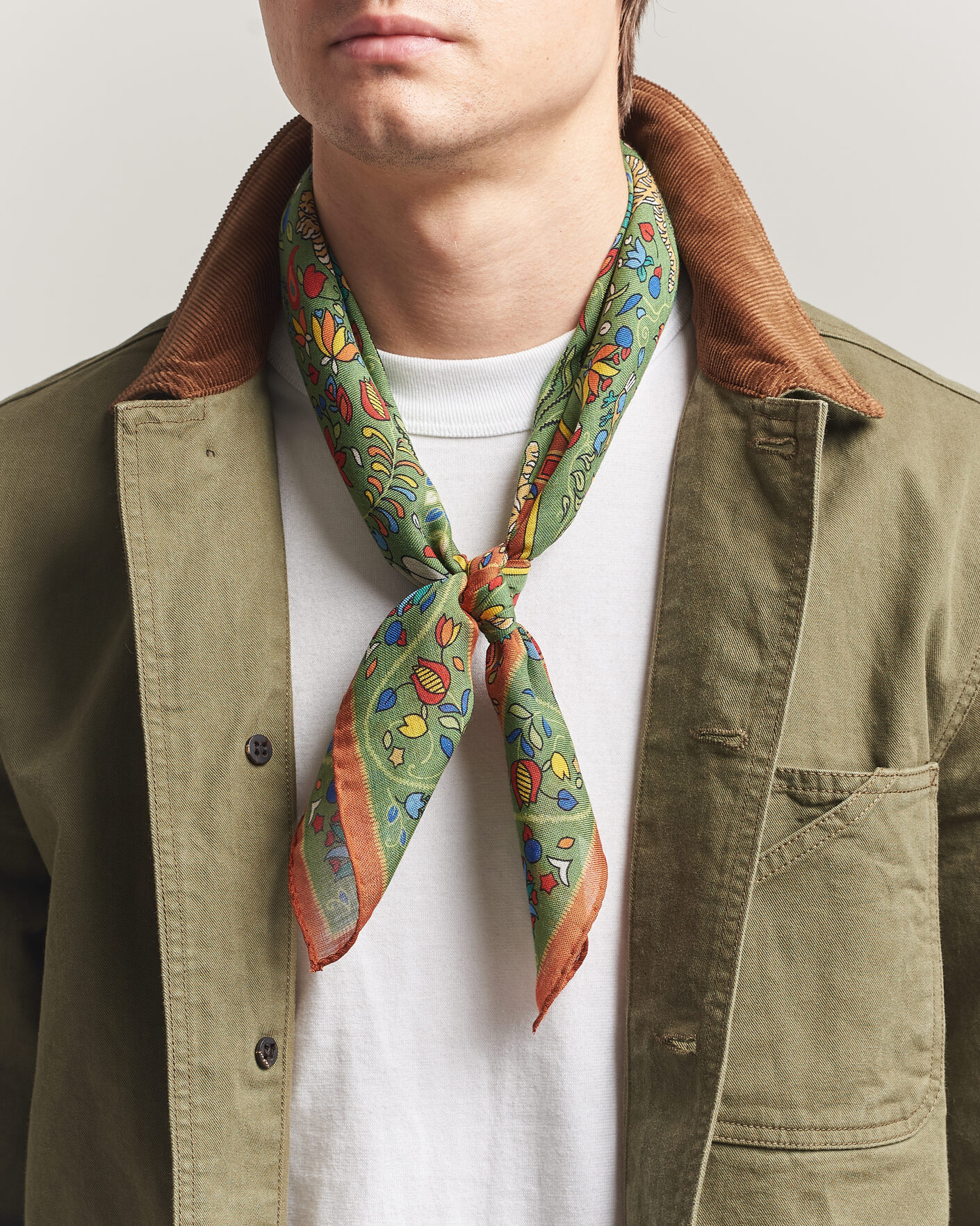 Hombres | Bufandas elegantes | Drake's | Tiger Garden Wool/Silk Bandana Green