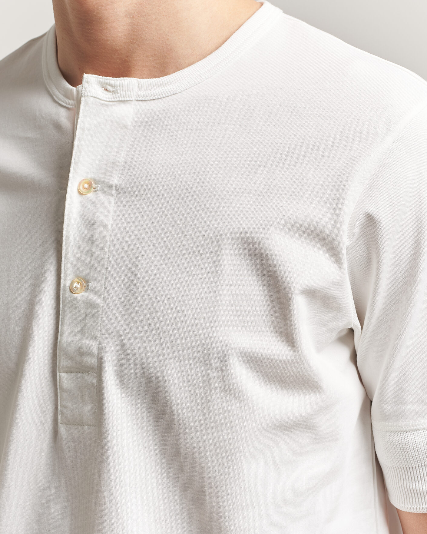 Hombres | Camisetas | Merz b. Schwanen | Classic Organic Cotton Short Sleeve Henley White