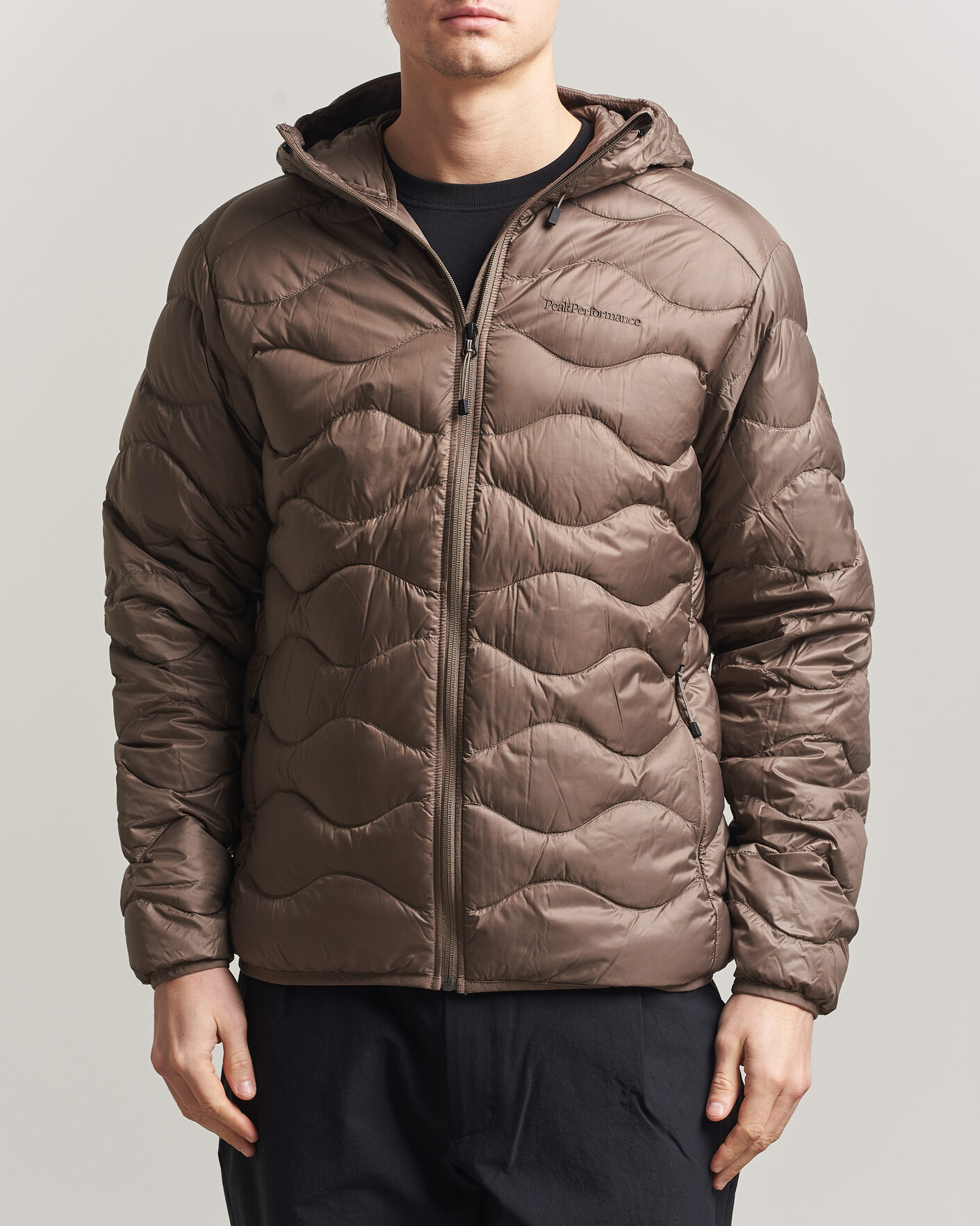 Hombres | Abrigos y chaquetas | Peak Performance | Helium Down Hooded Jacket Terrian Tan