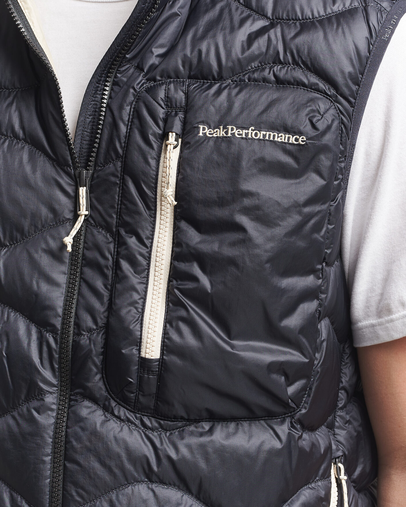 Hombres | Chalecos | Peak Performance | Helium Utility Down Vest Black