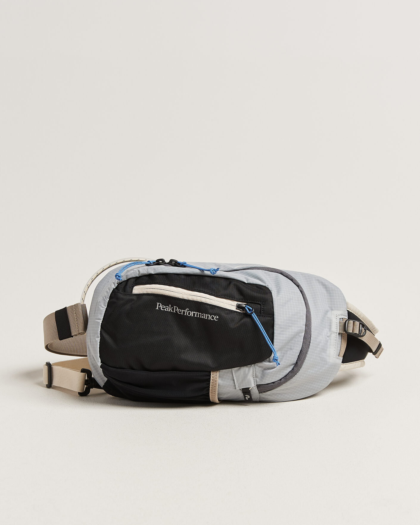Hombres | Bolsos | Peak Performance | Outdoor Sling Bag Summit Smoke