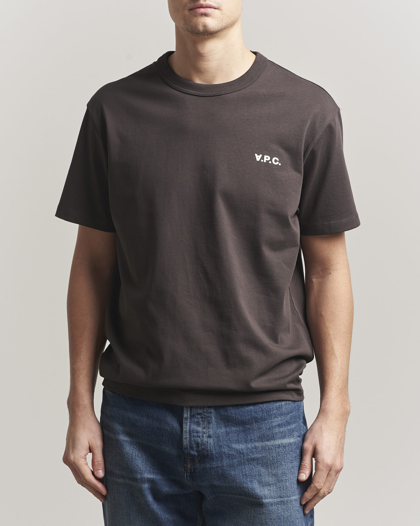 Hombres | Camisetas | A.P.C. | Boxy Fit Petit VPC T-Shirt Ecru Brown