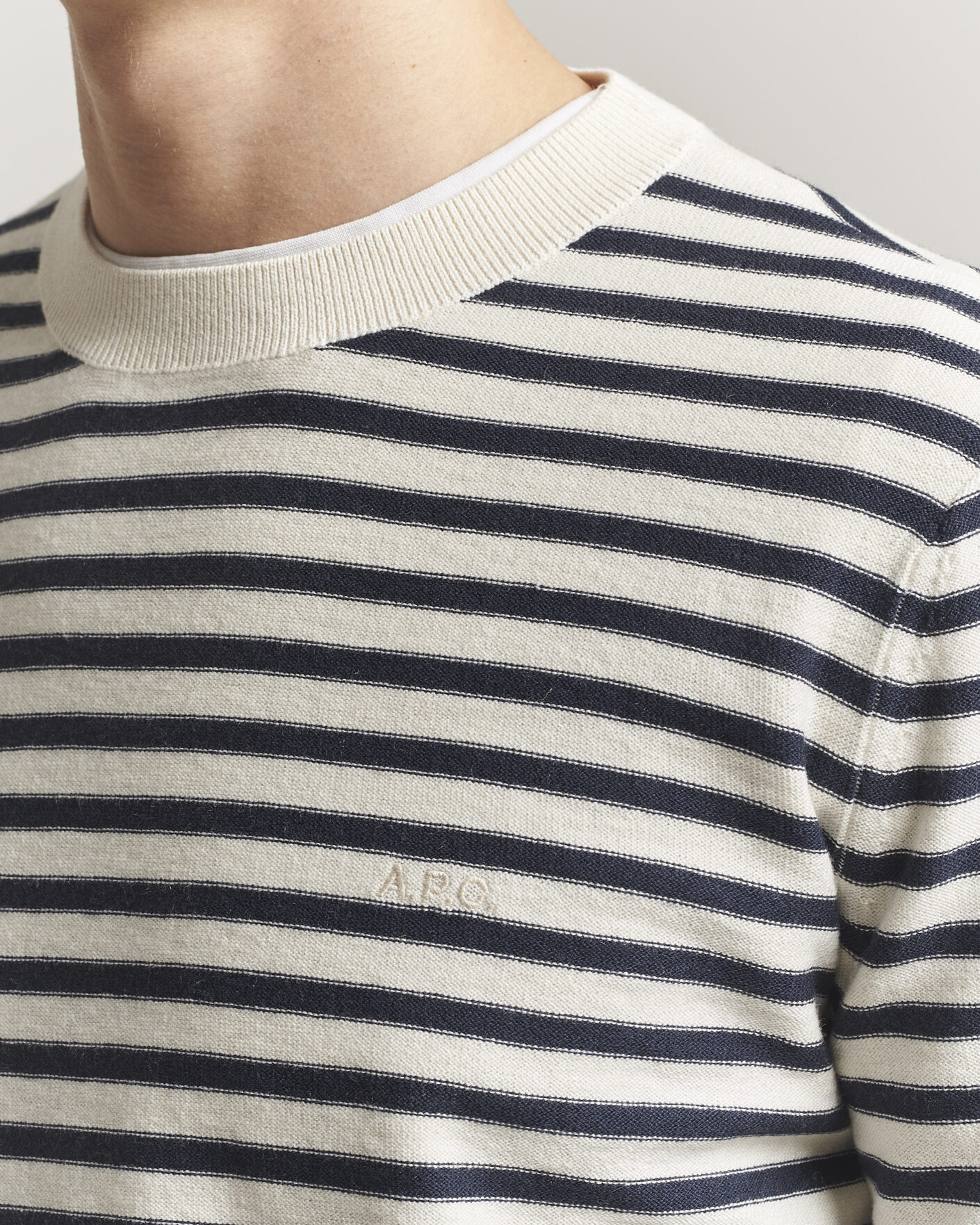 Hombres | Jerséis y prendas de punto | A.P.C. | Paul Striped Knitted Sweater Ecru/Dark Navy
