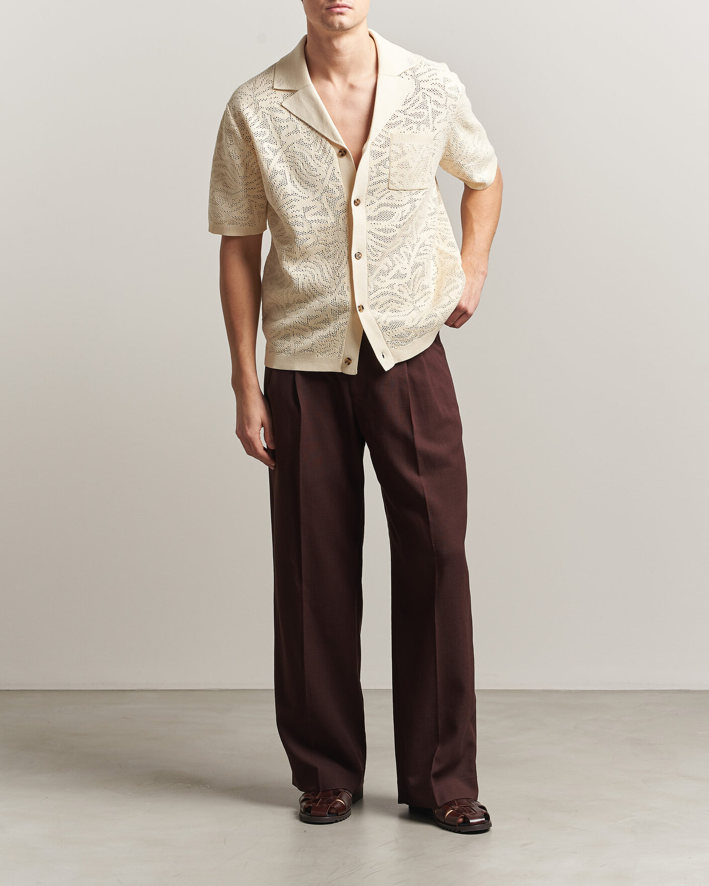 Hombres | Pantalones | Drôle de Monsieur | Viscose Pleated Trousers Brown