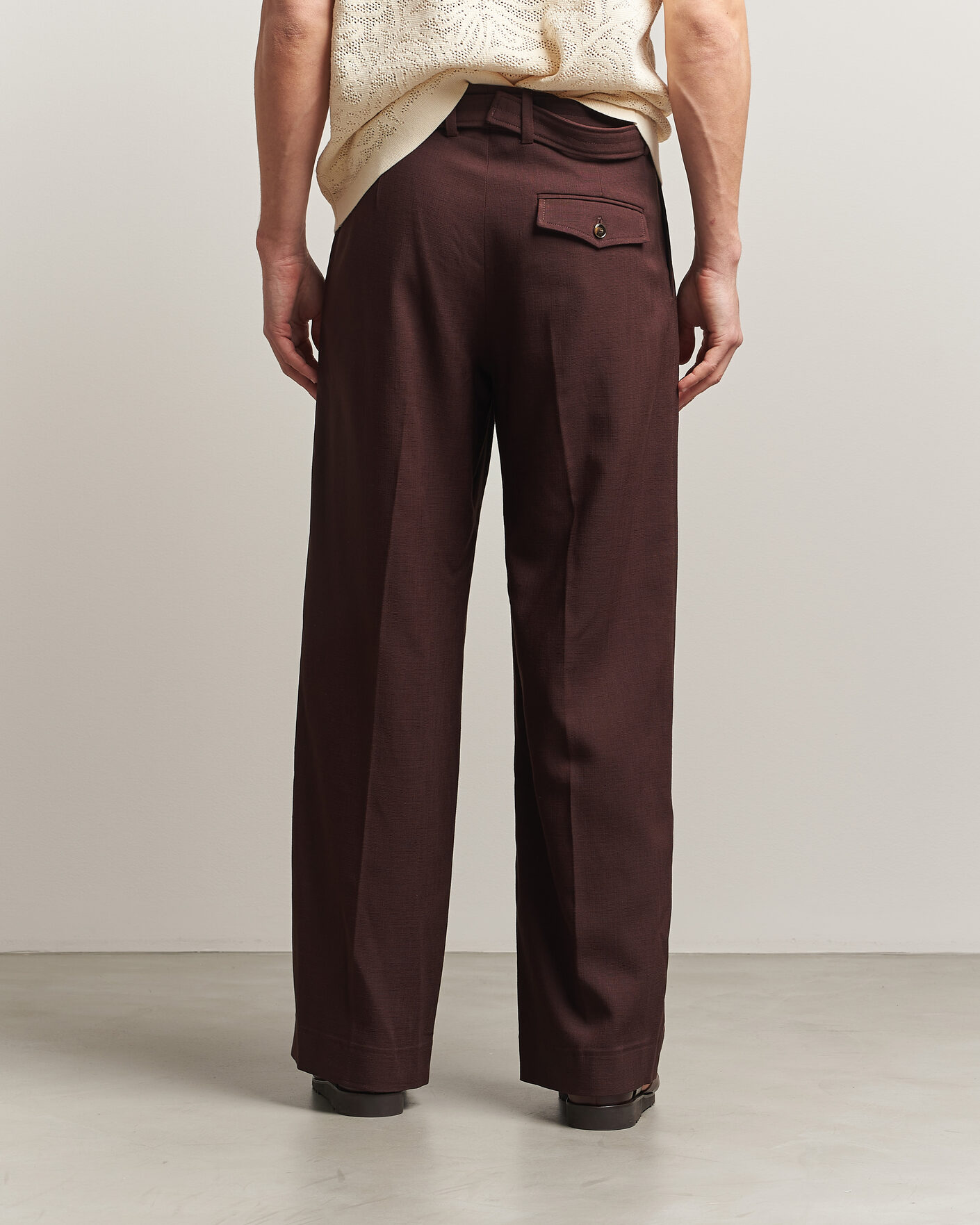 Hombres | Pantalones | Drôle de Monsieur | Viscose Pleated Trousers Brown