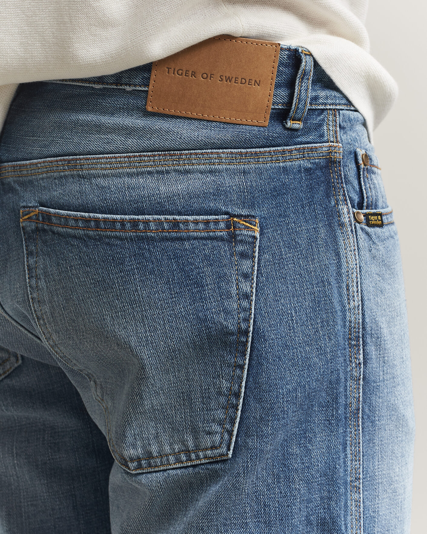 Hombres | Pantalones | Tiger of Sweden | Marty Jeans Medium Blue