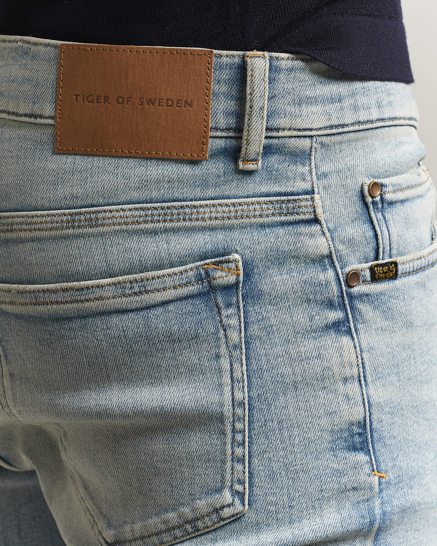 Hombres | Pantalones | Tiger of Sweden | Evolve Jeans Light Blue