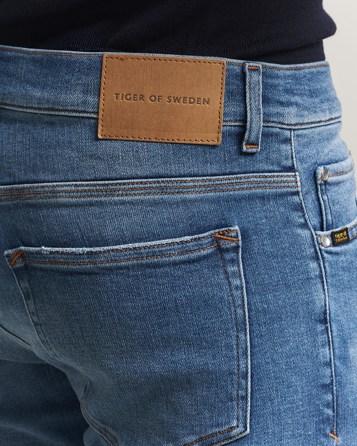 Hombres | Pantalones | Tiger of Sweden | Evolve Jeans Medium Blue