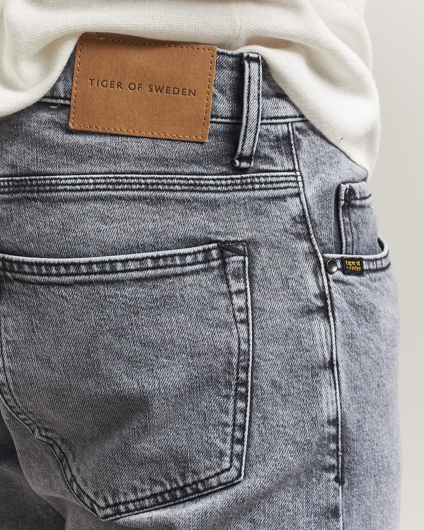 Hombres | Pantalones | Tiger of Sweden | Pistolero Jeans Washed Grey