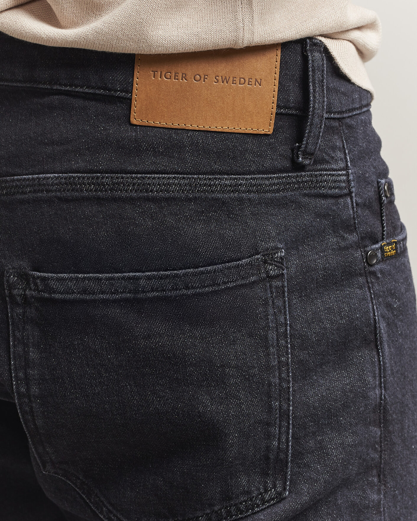 Hombres | Pantalones | Tiger of Sweden | Pistolero Jeans Washed Black