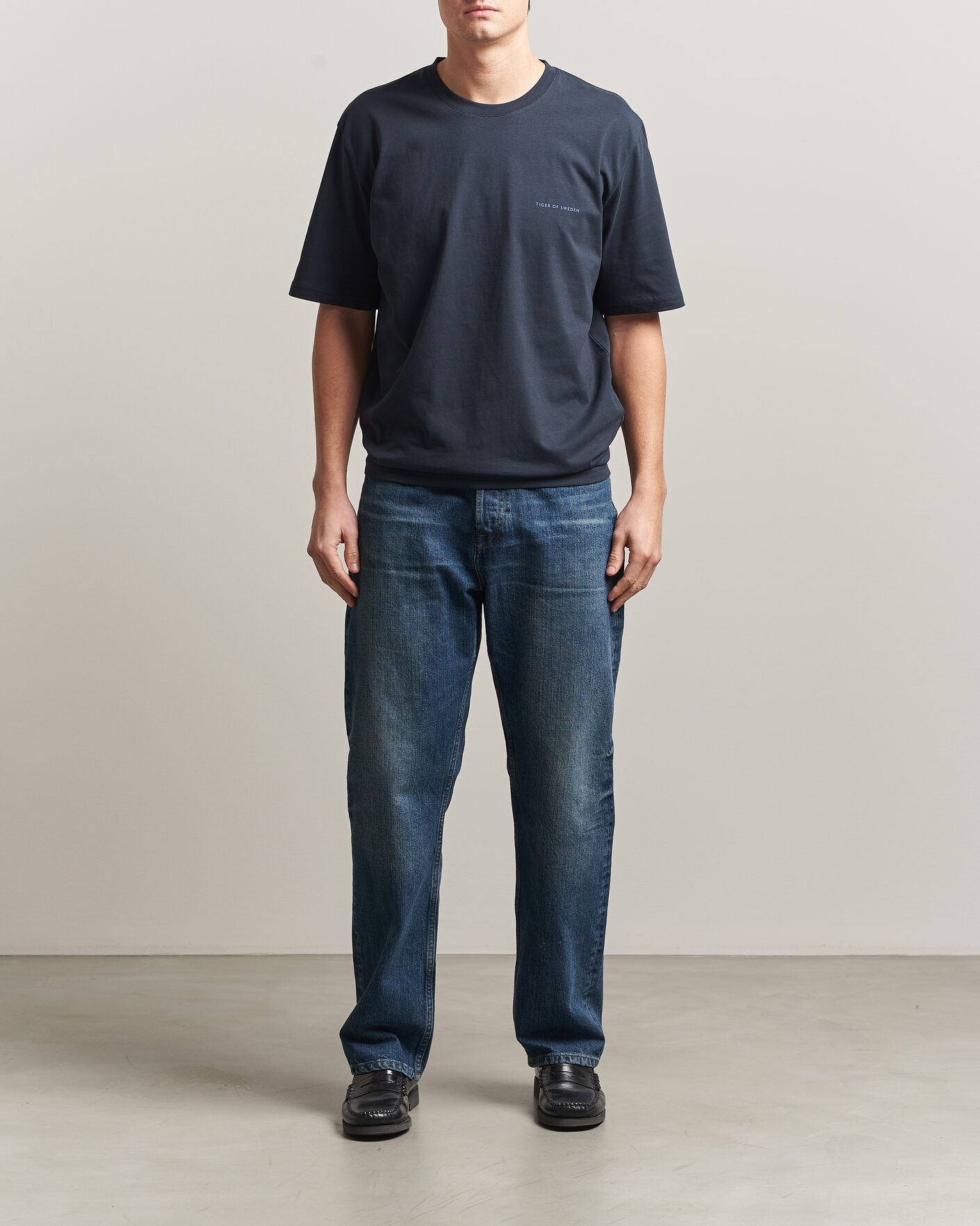 Hombres | Camisetas | Tiger of Sweden | Pro Logo Crew Neck T-Shirt Light Ink