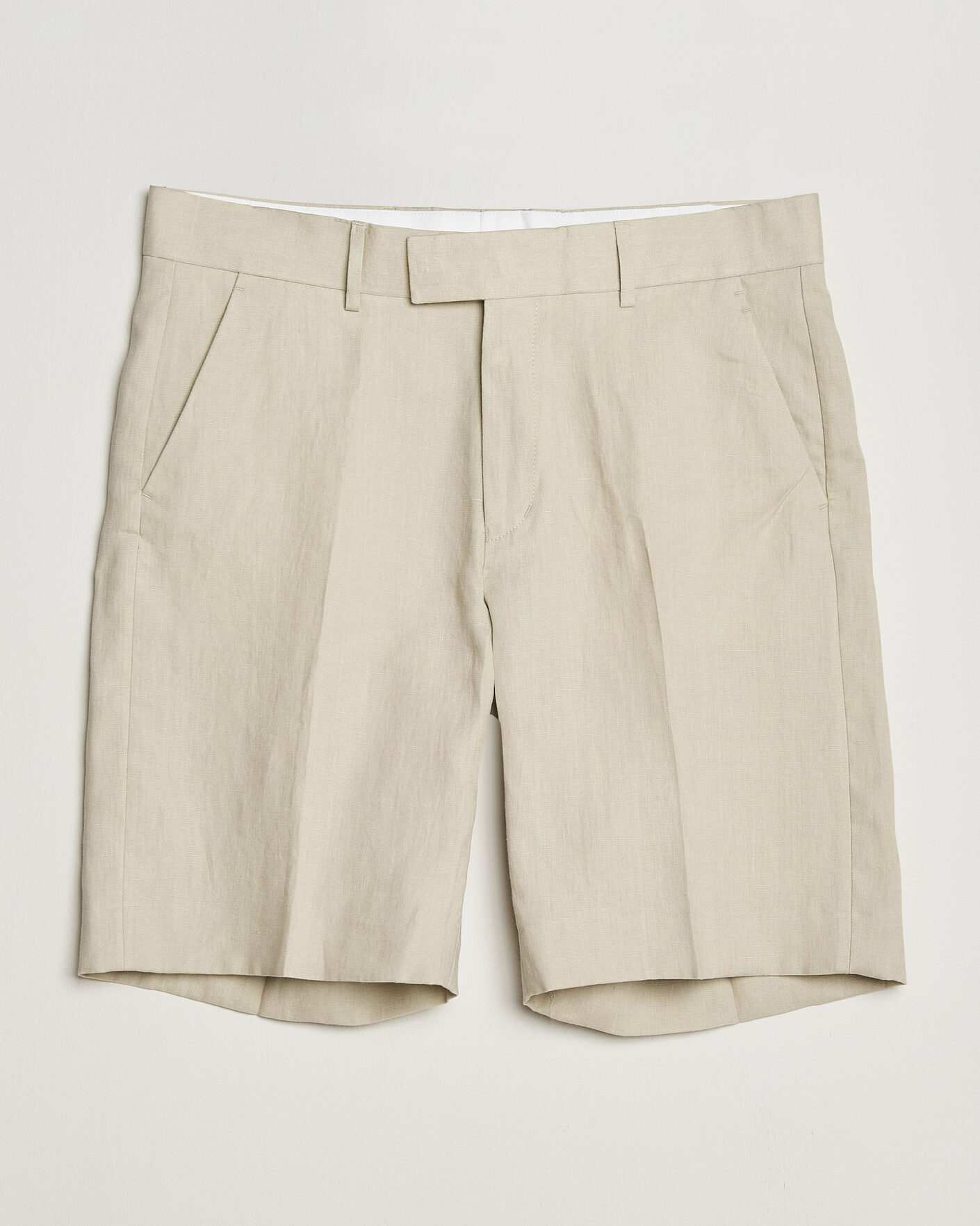 Hombres | Pantalones cortos | Tiger of Sweden | Troy Pleated Linen Shorts Cream Sand