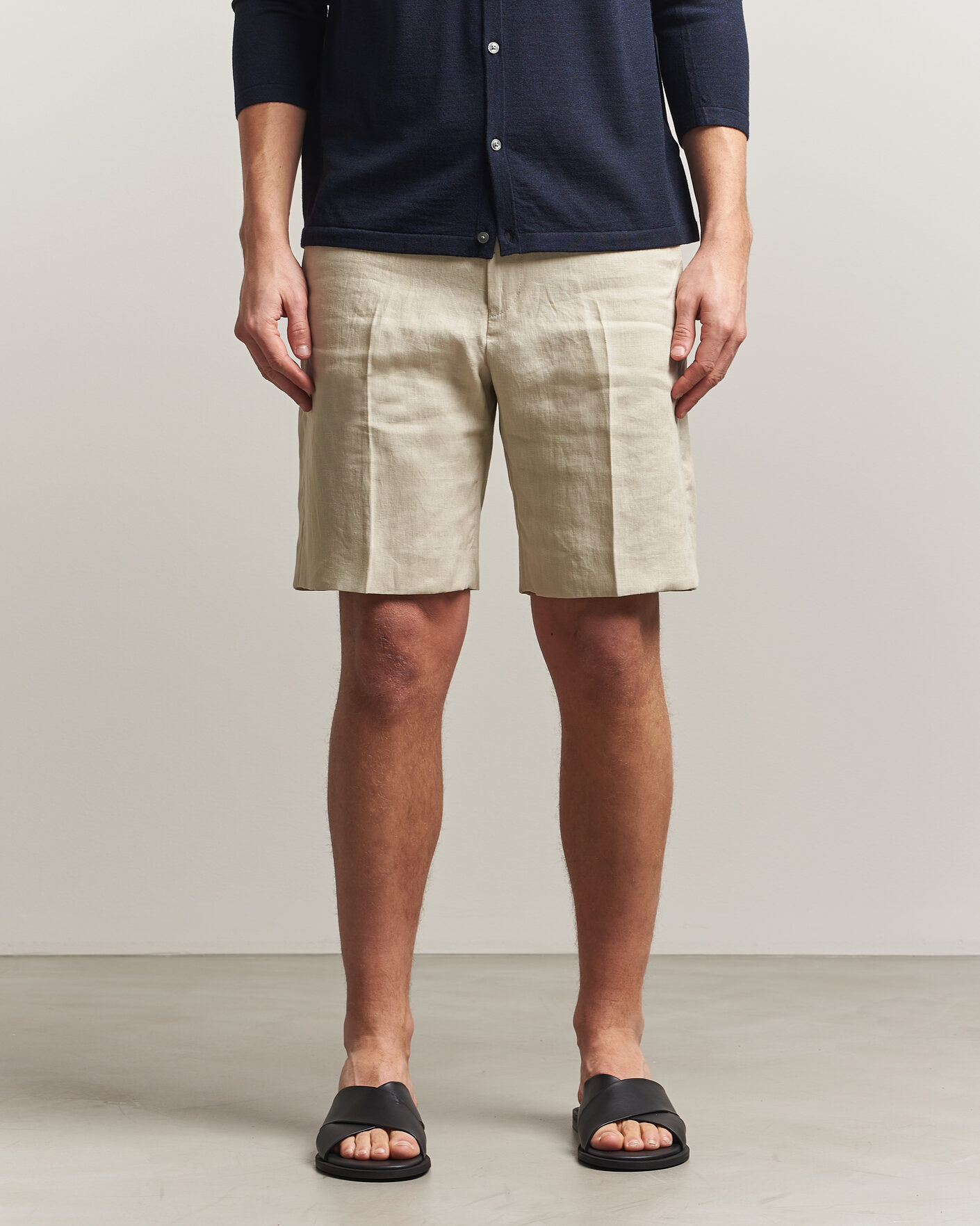 Hombres | Pantalones cortos | Tiger of Sweden | Troy Pleated Linen Shorts Cream Sand