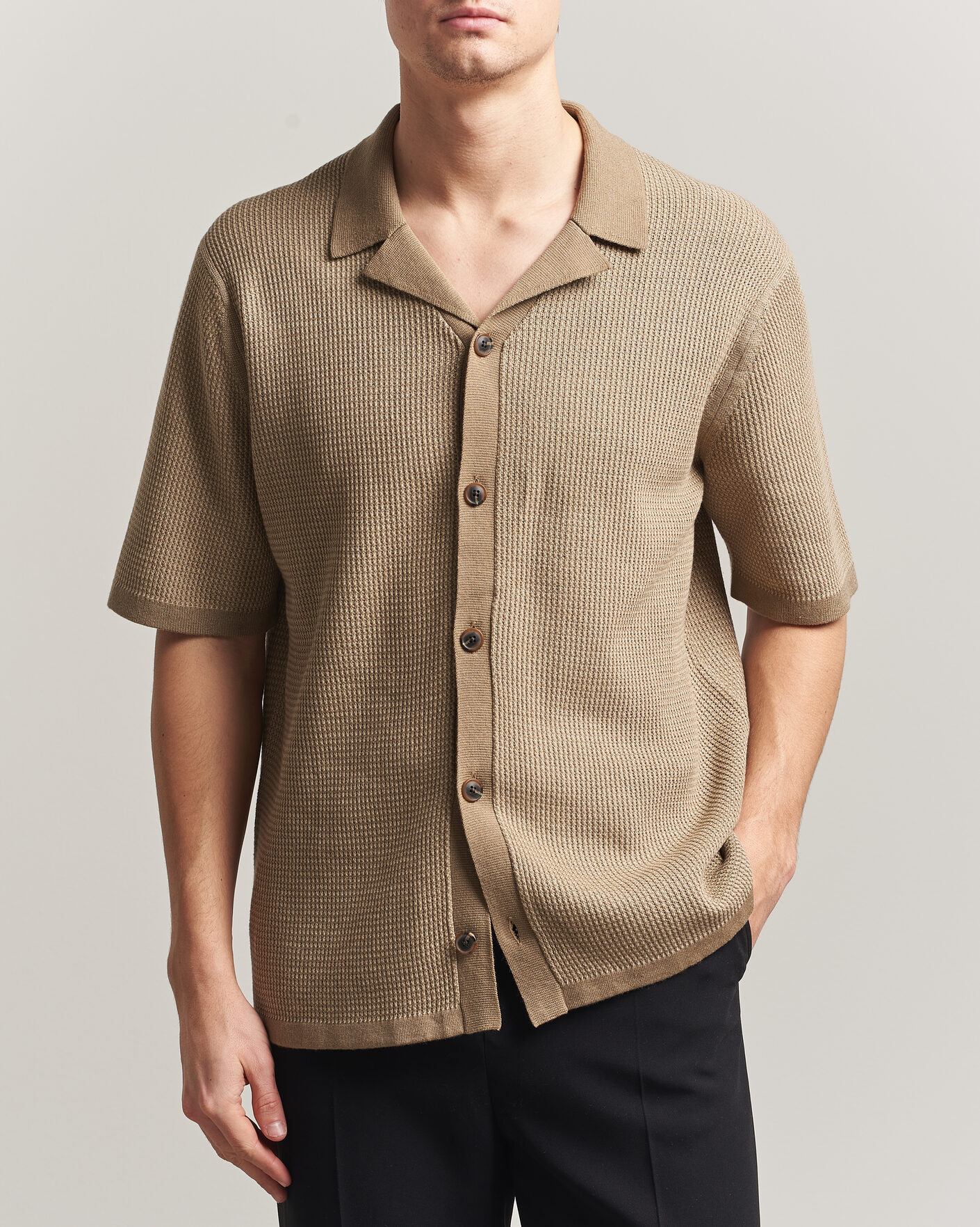 Hombres | Camisas | Tiger of Sweden | River Knitted Short Sleeve Shirt Umber Brown