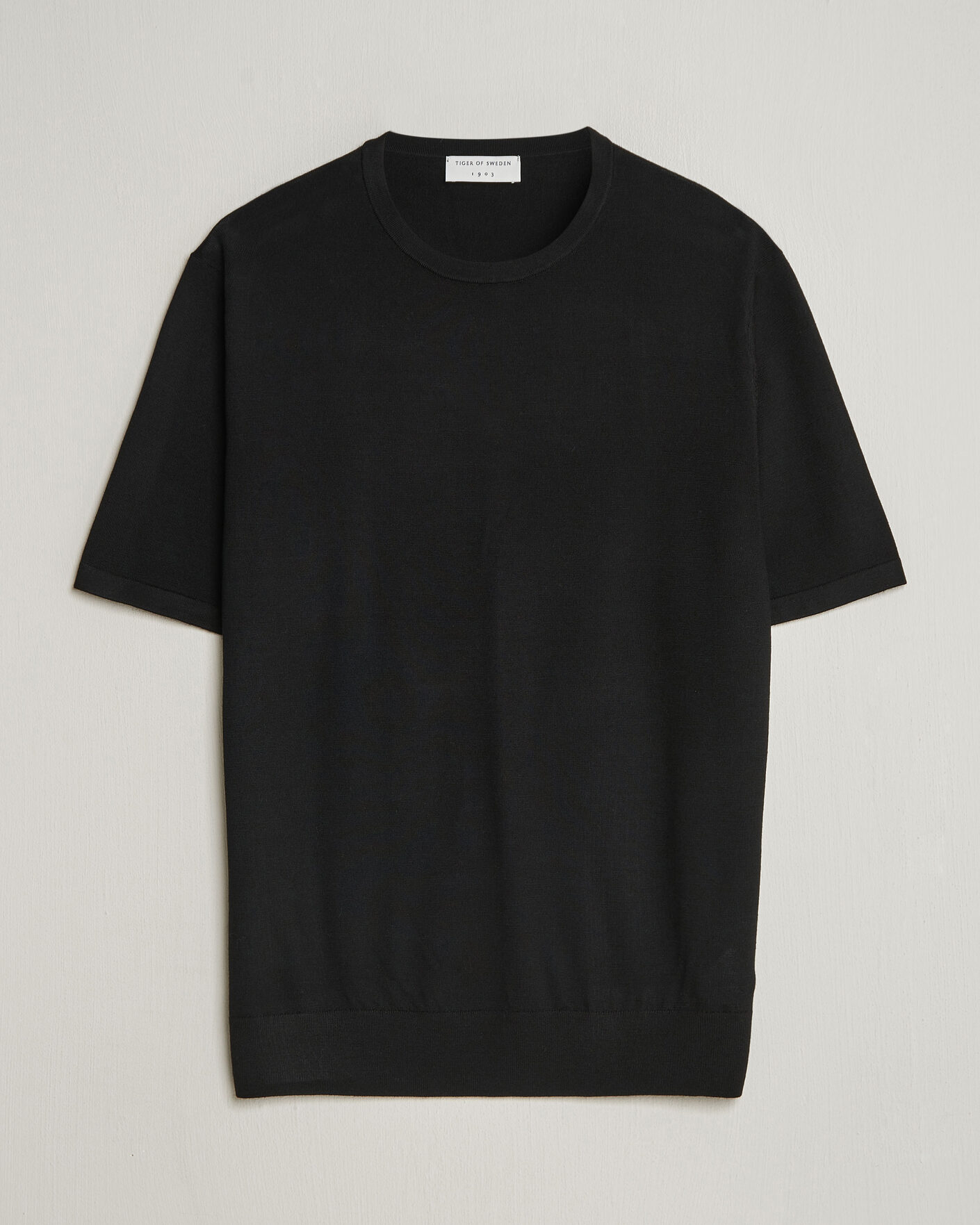 Hombres | Camisetas | Tiger of Sweden | Connor Knitted Crew Neck T-Shirt Black
