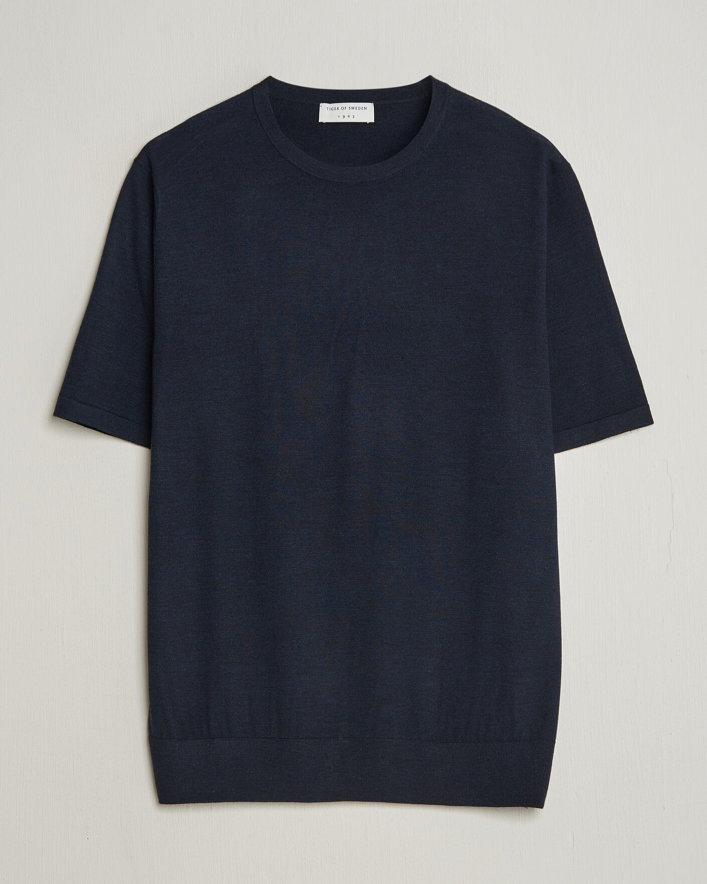 Hombres | Camisetas | Tiger of Sweden | Connor Knitted Crew Neck T-Shirt Light Ink