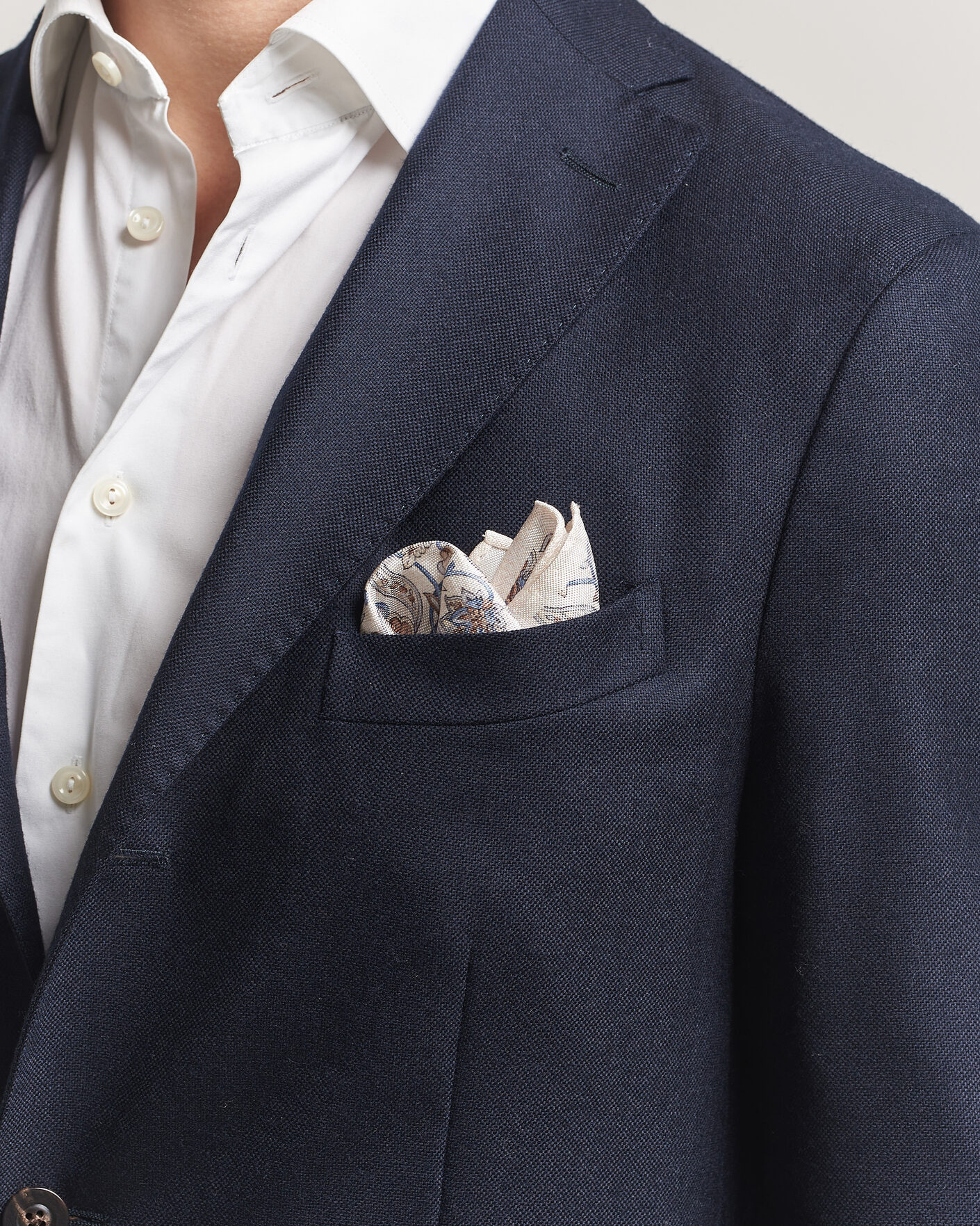 Hombres | Pañuelos de bolsillo | Amanda Christensen | Silk Oxford Large Flower Pocket Square Cream