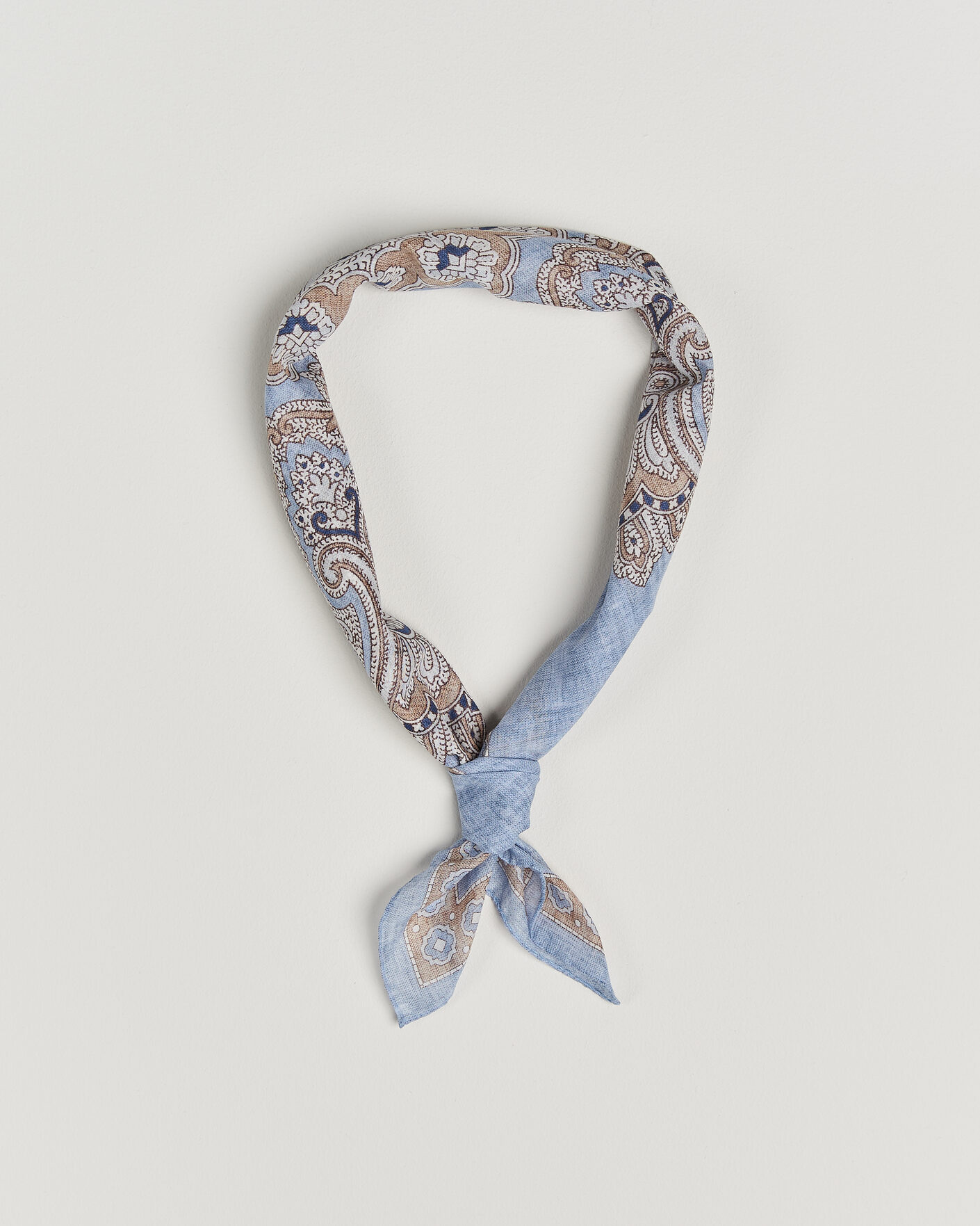 Hombres | Bufandas elegantes | Amanda Christensen | Cotton Voilé Large Paisley Bandana Blue