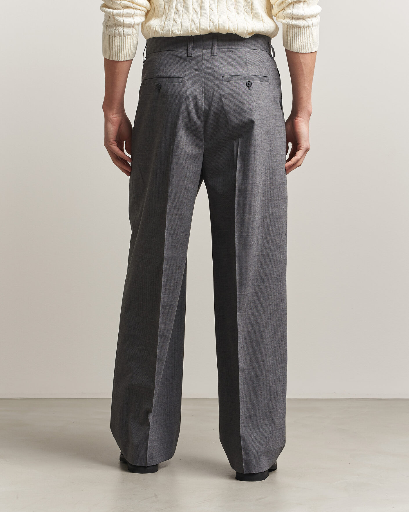 Hombres | Pantalones | Filippa K | Milo Wide Wool Pinstriped Trousers Mid Grey