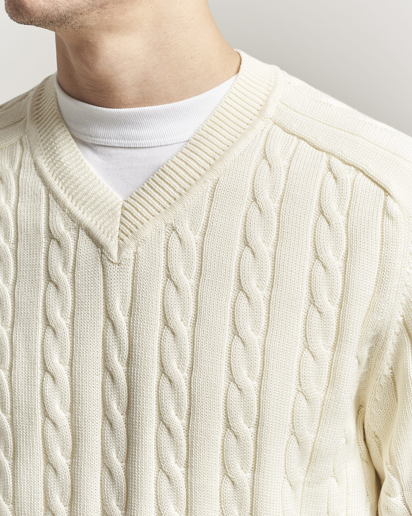 Hombres | Jerséis y prendas de punto | Filippa K | Cotton Cable V-Neck Sweater Calico White
