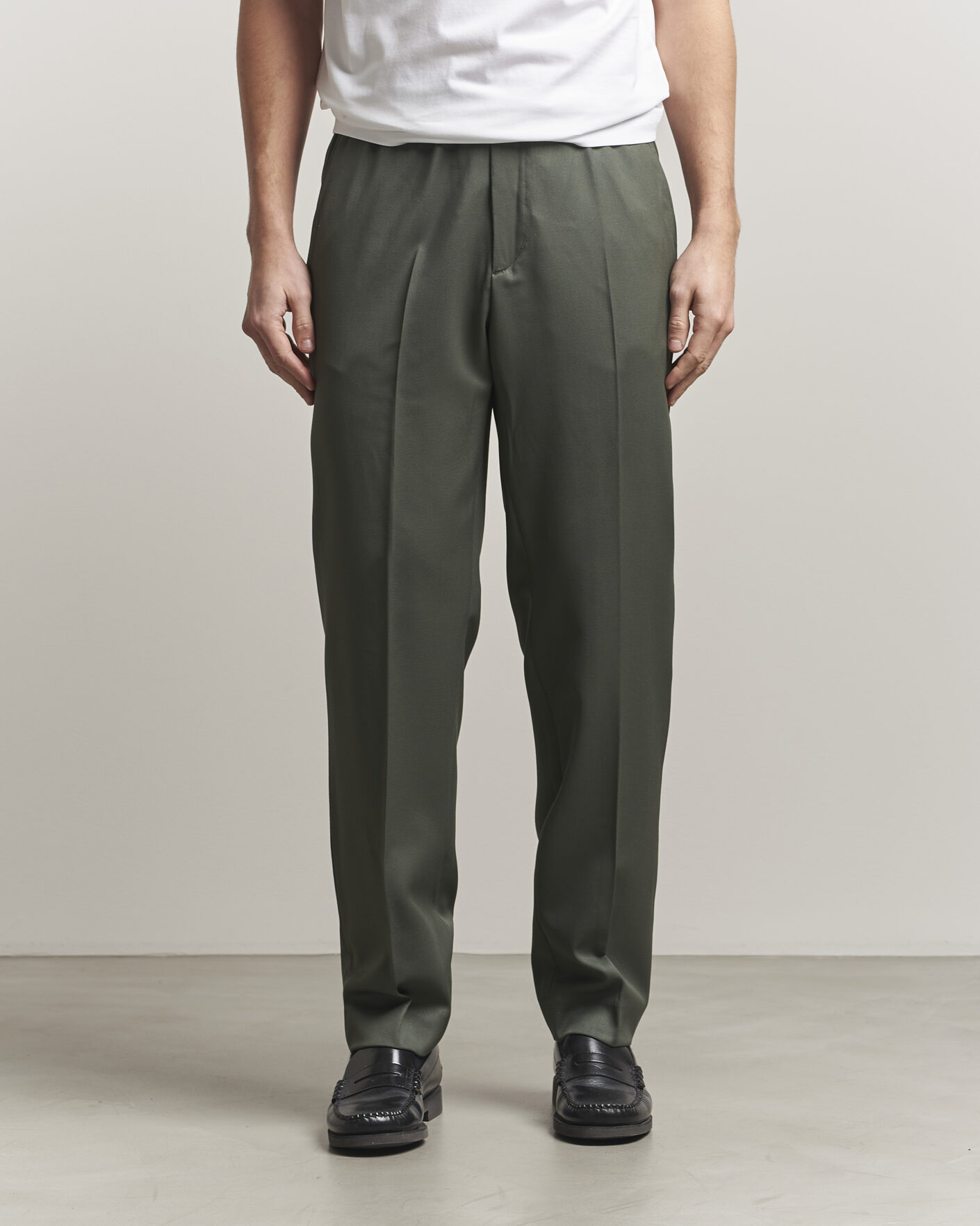 Hombres | Pantalones | Filippa K | Theo Relaxed Wool Trousers Grey Green