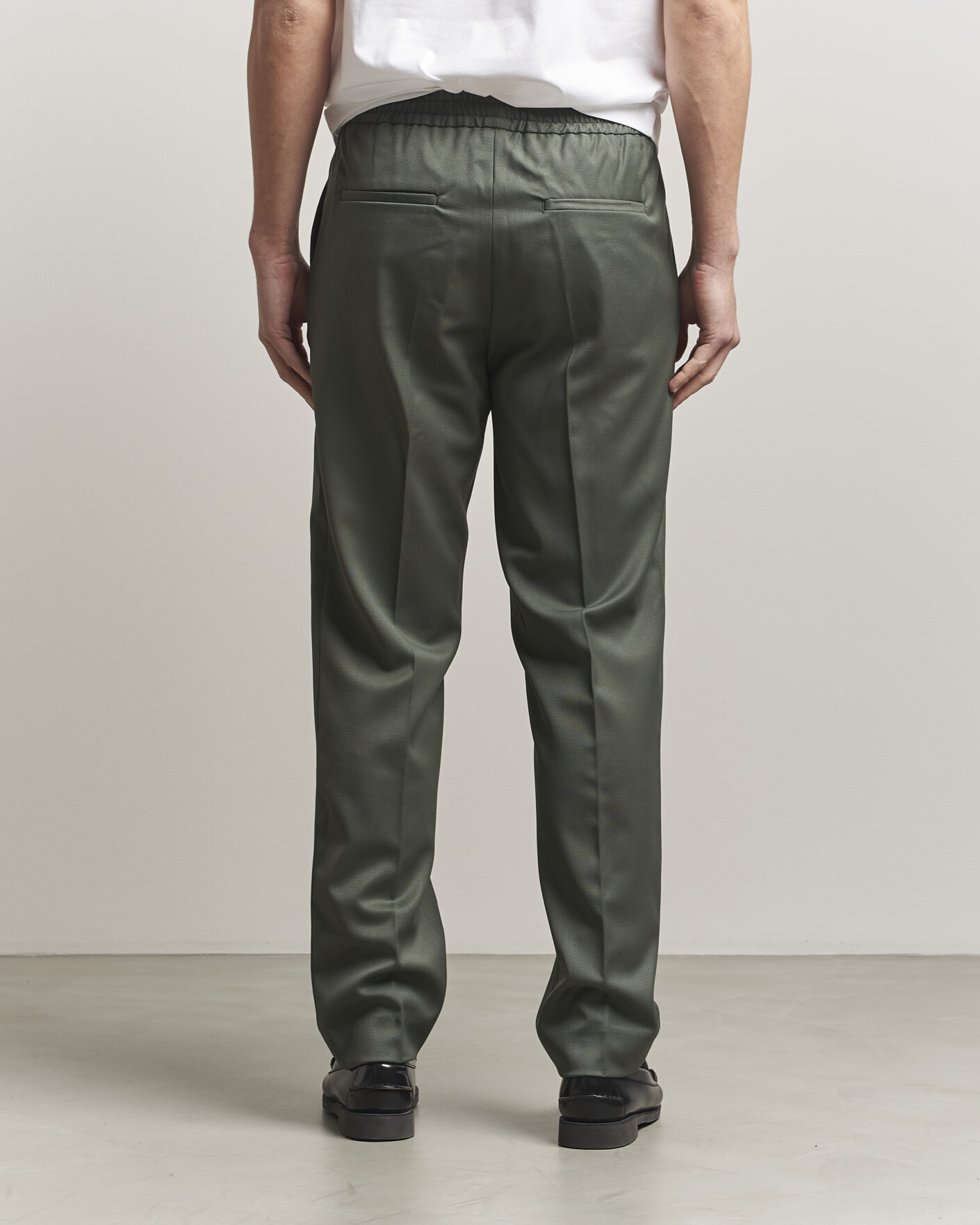 Hombres | Pantalones | Filippa K | Theo Relaxed Wool Trousers Grey Green