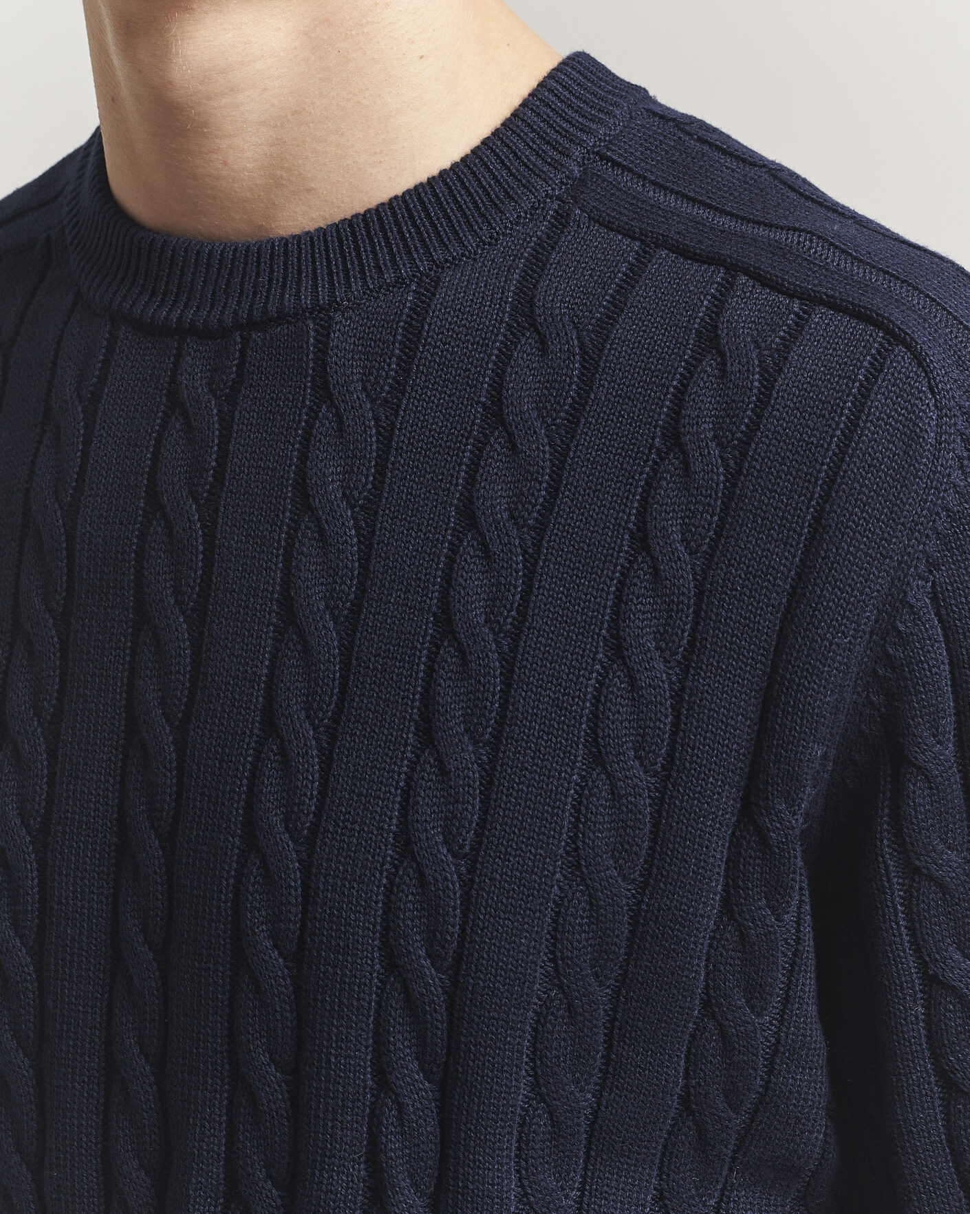 Hombres | Jerséis y prendas de punto | Filippa K | Cotton Cable Crew Neck Sweater Navy