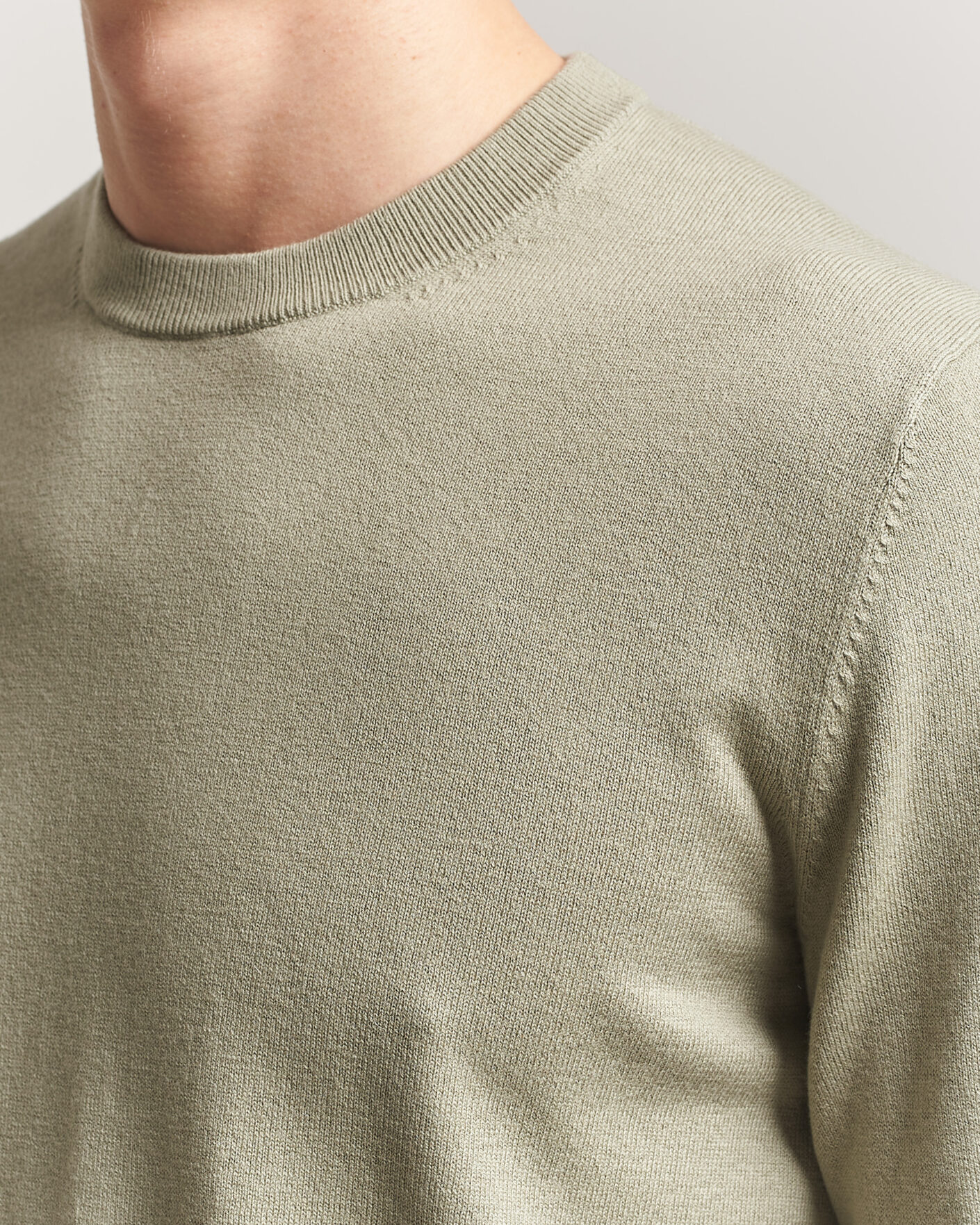 Hombres | Jerséis y prendas de punto | Filippa K | Cotton Merino Knitted Sweater Light Green