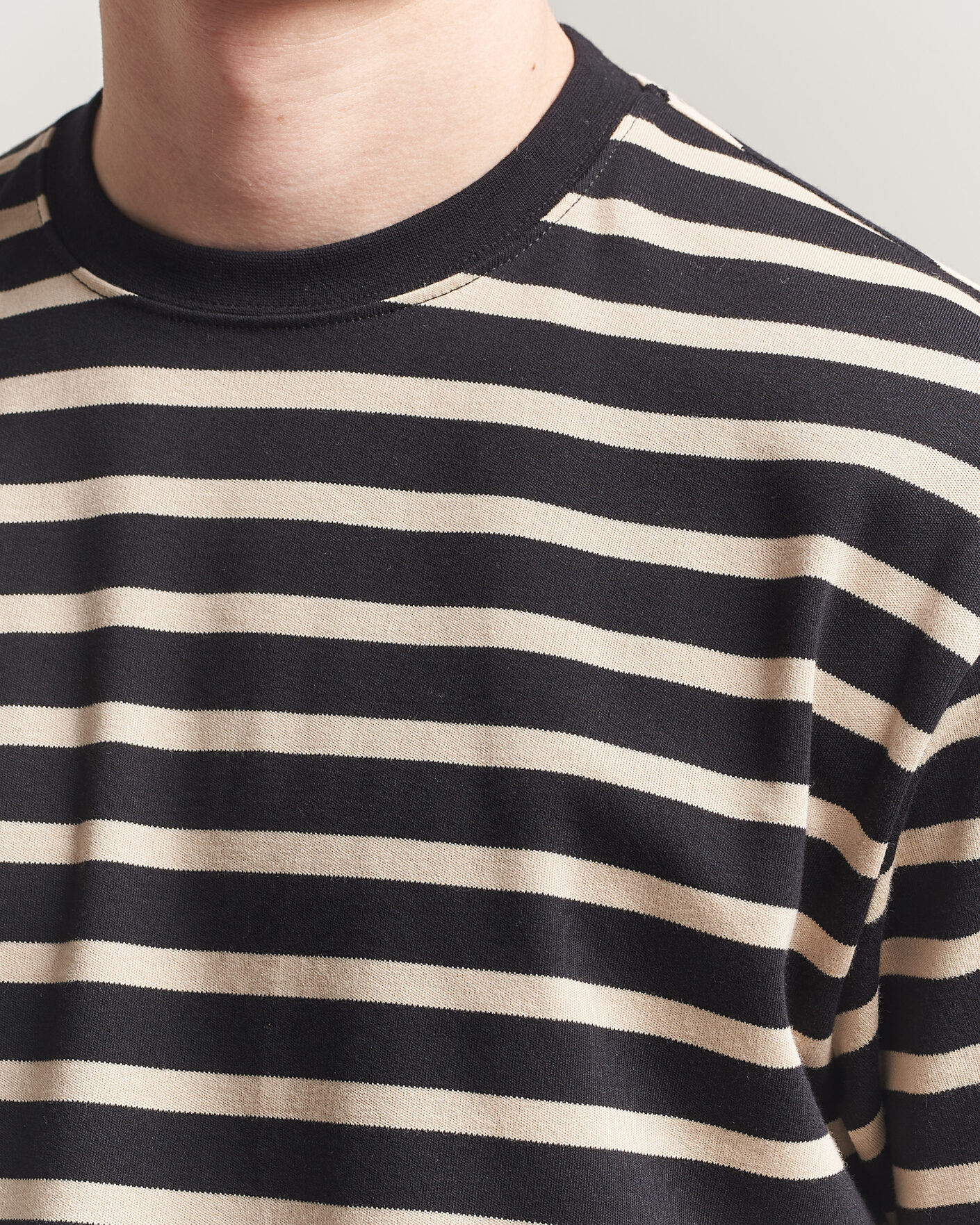 Hombres | Camisetas | Filippa K | Striped Crew Neck T-Shirt Black/Pearl