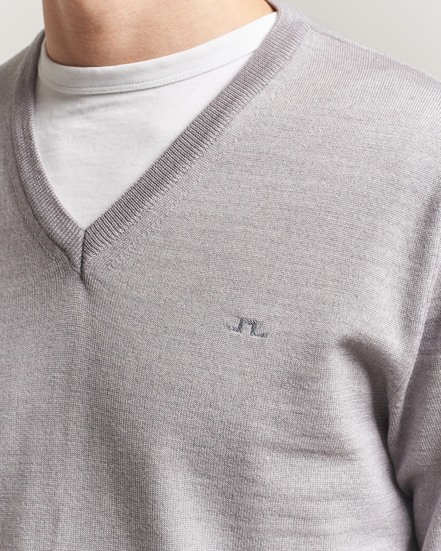 Hombres | Jerséis y prendas de punto | J.Lindeberg | Lymann Merino V-Neck Pullover Light Grey Melange