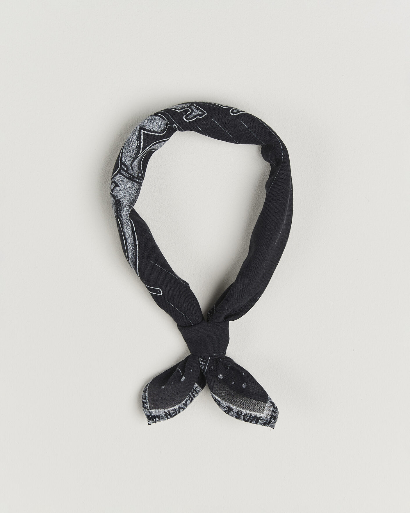 Hombres | Bufandas elegantes | Nudie Jeans | Ingrid Printed Bandana Black