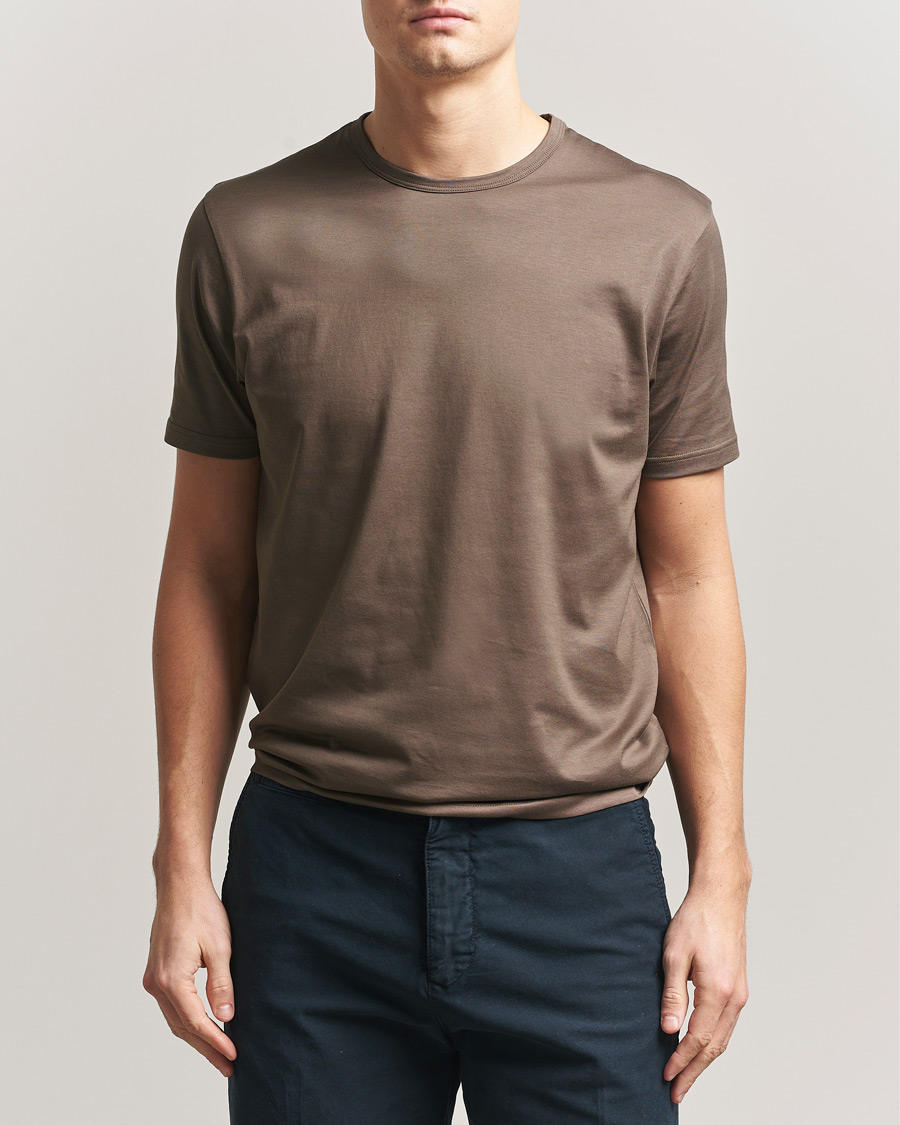 Hombres | Camisetas | Sunspel | Crew Neck Q82 Cotton T-Shirt Dark Cedar