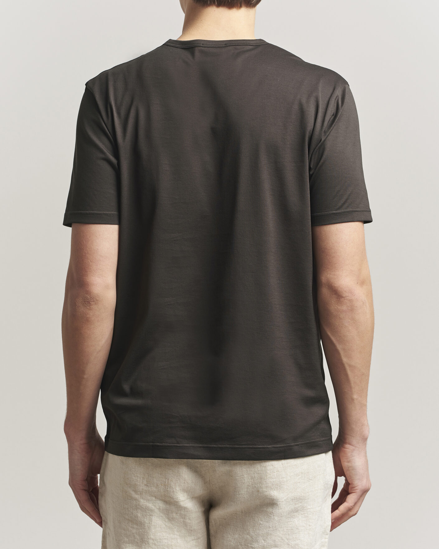 Hombres | Camisetas | Sunspel | Crew Neck Q82 Cotton T-Shirt Dark Chocolate