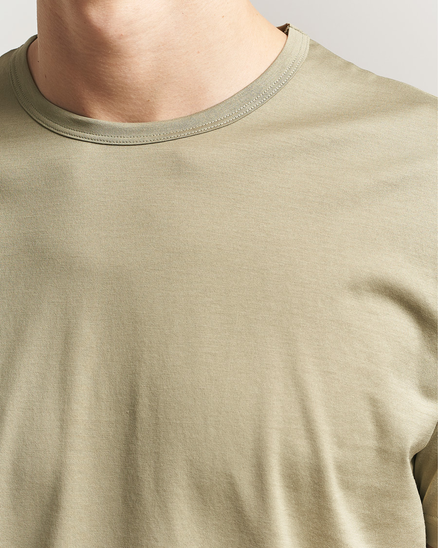 Hombres | Camisetas | Sunspel | Crew Neck Q82 Cotton T-Shirt Pistachio