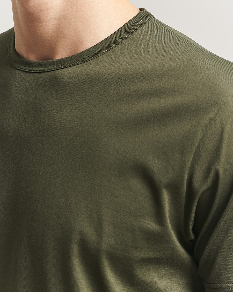 Hombres | Camisetas | Sunspel | Crew Neck Q82 Cotton T-Shirt Deep Olive