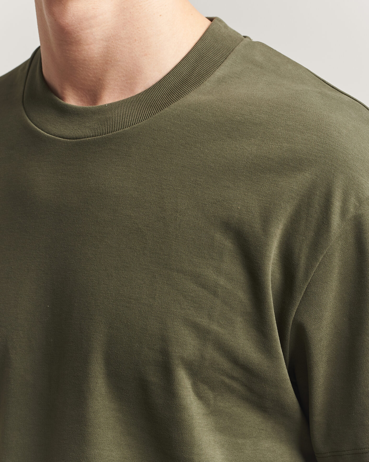 Hombres | Camisetas | Sunspel | Heavy Weight Supima Cotton T-Shirt Deep Olive