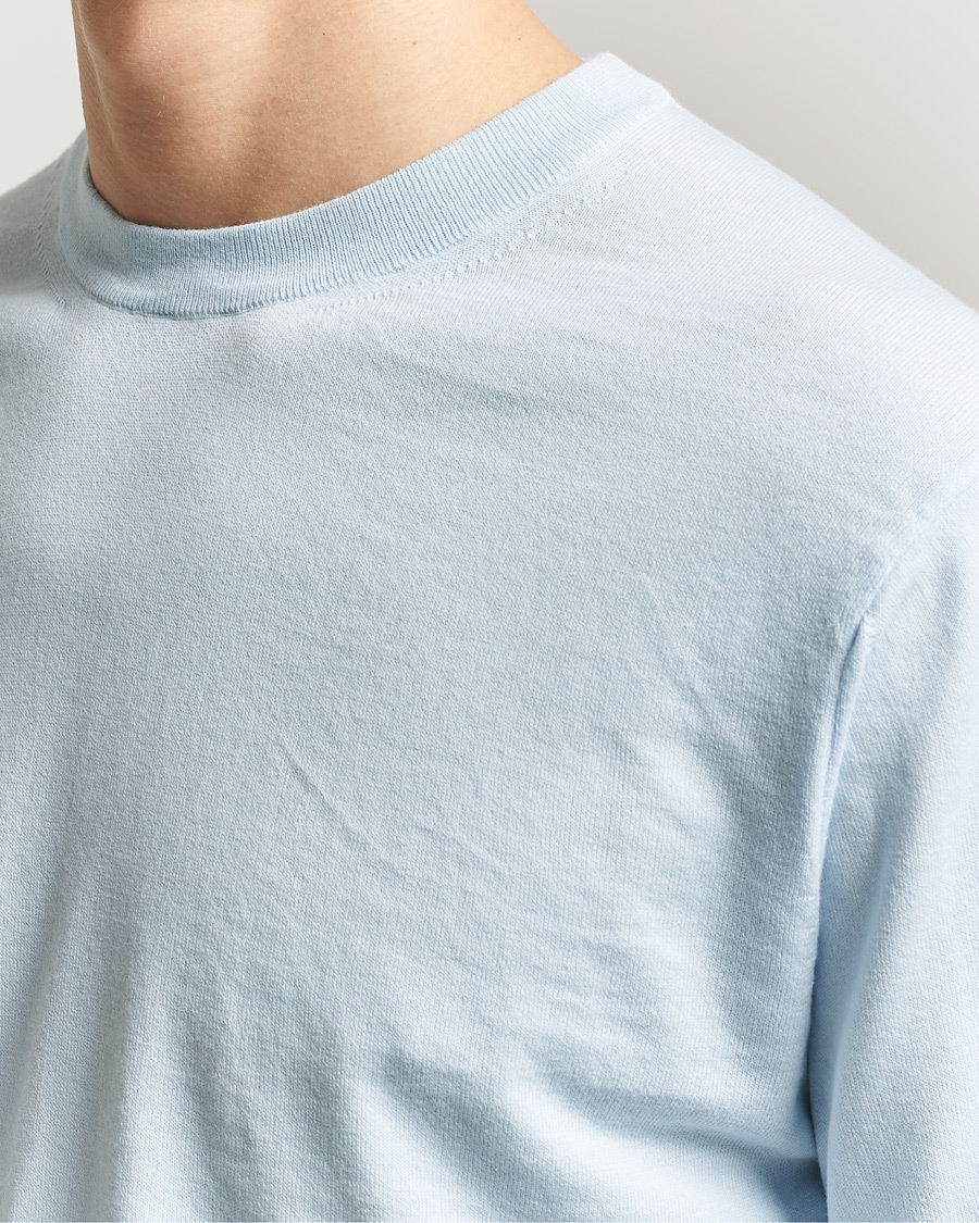 Hombres | Jerséis y prendas de punto | Sunspel | Lightweight Knitted Cotton Crew Pastel Blue
