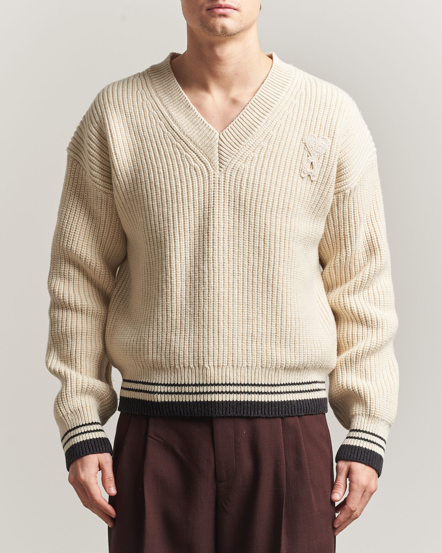 Hombres | Jerséis y prendas de punto | AMI | Wool/Cotton Ribbed V-Neck Creme
